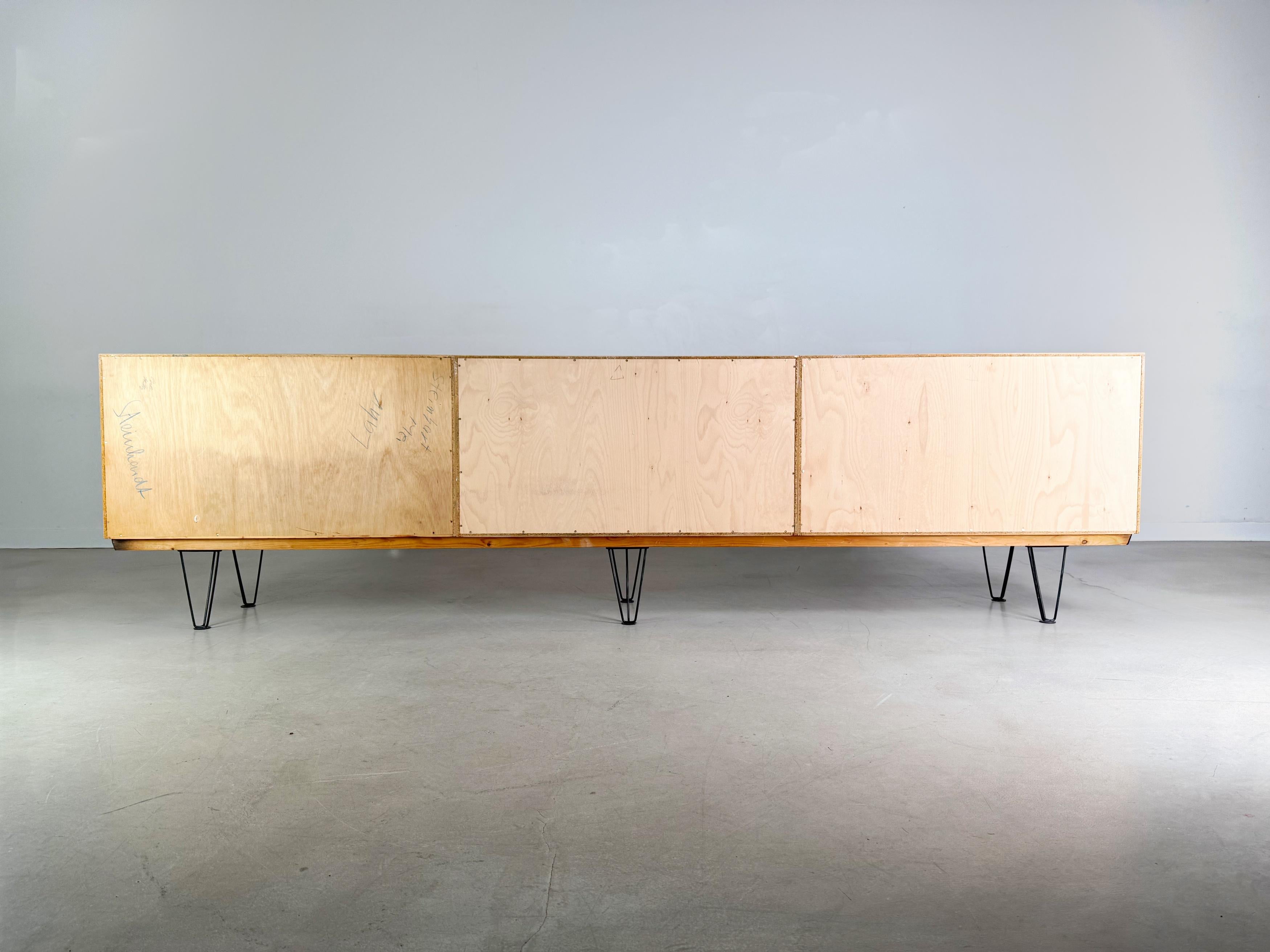 Original Alfred Altherr Sideboard Freba 330cm Schweiz 1950er Jahre im Angebot 11