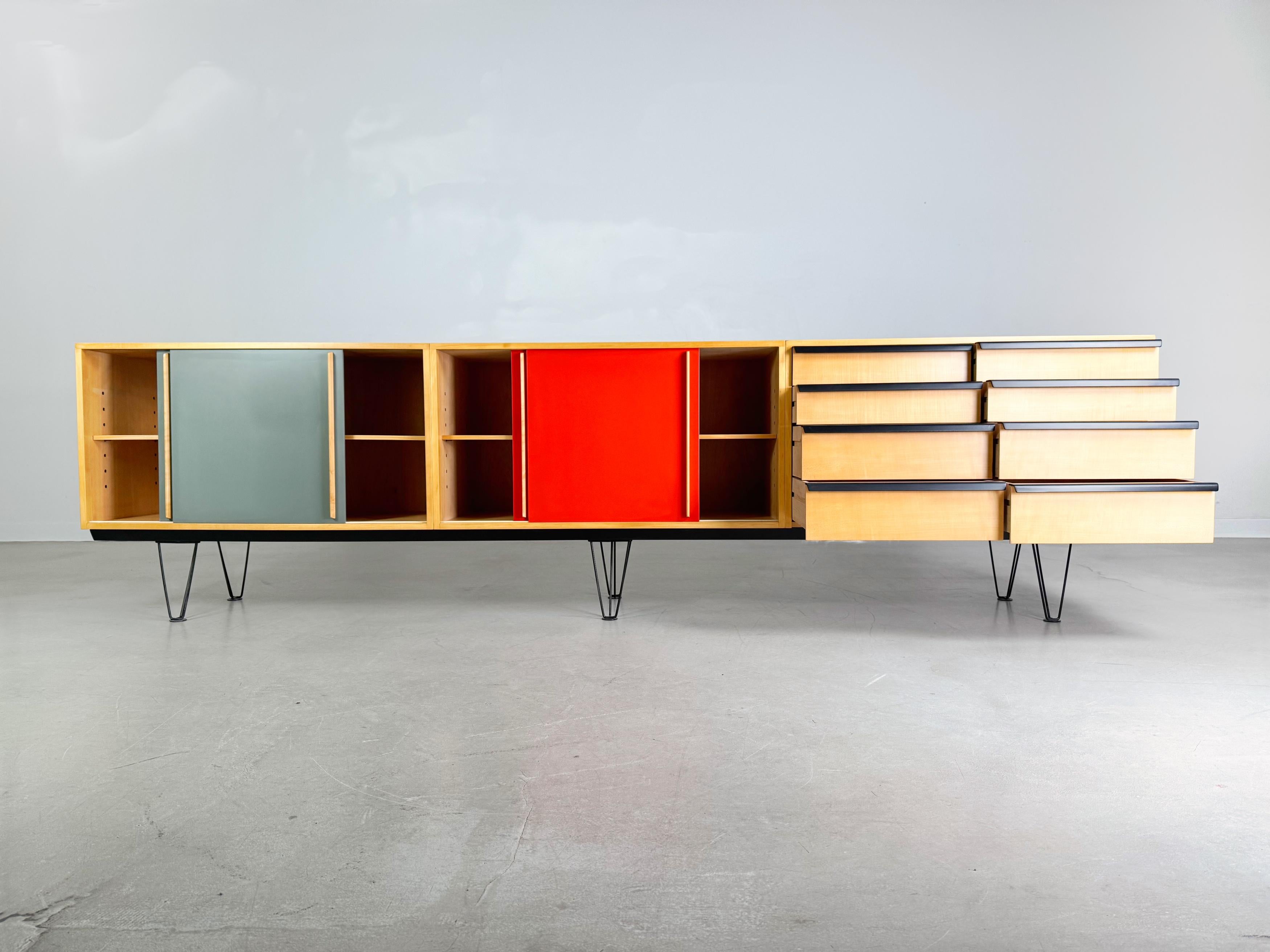 Original Alfred Altherr Sideboard Freba 330cm Schweiz 1950er Jahre (Schweizerisch) im Angebot
