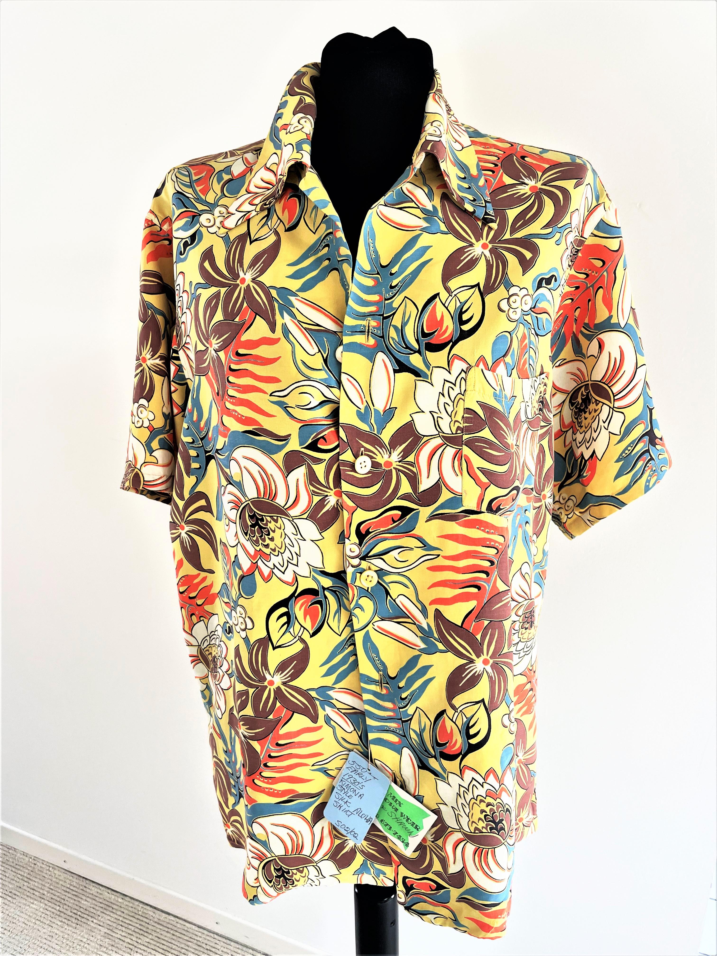 An original vintage ALOHA shirt Complex 1940s Rayon Hawaiian botanical by 'Jantzen made in USA' size M, quality Rayon, original collar and not turned, washable!
Measurement: Chest 120 cm/47