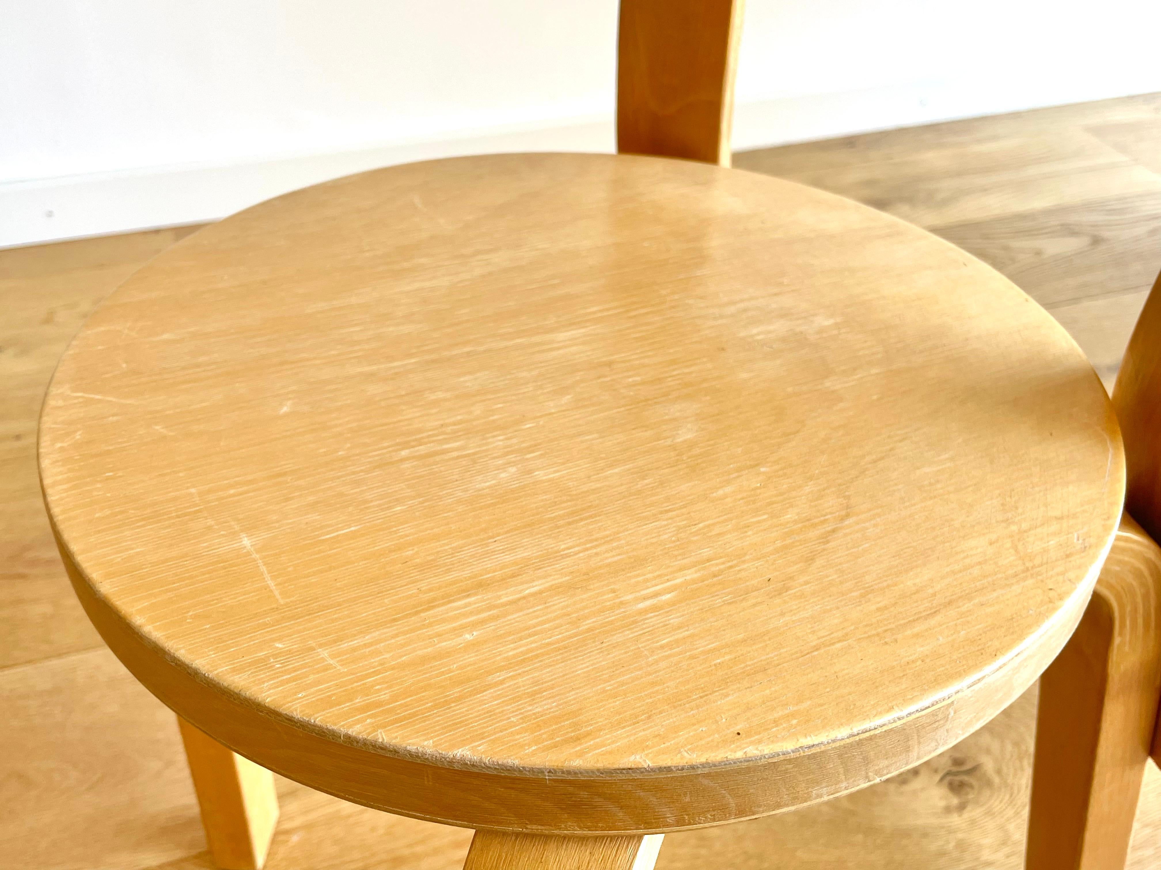 Sedia per bambini originale Alvar Aalto N65 della metà del XX secolo in legno di betulla in vendita 3