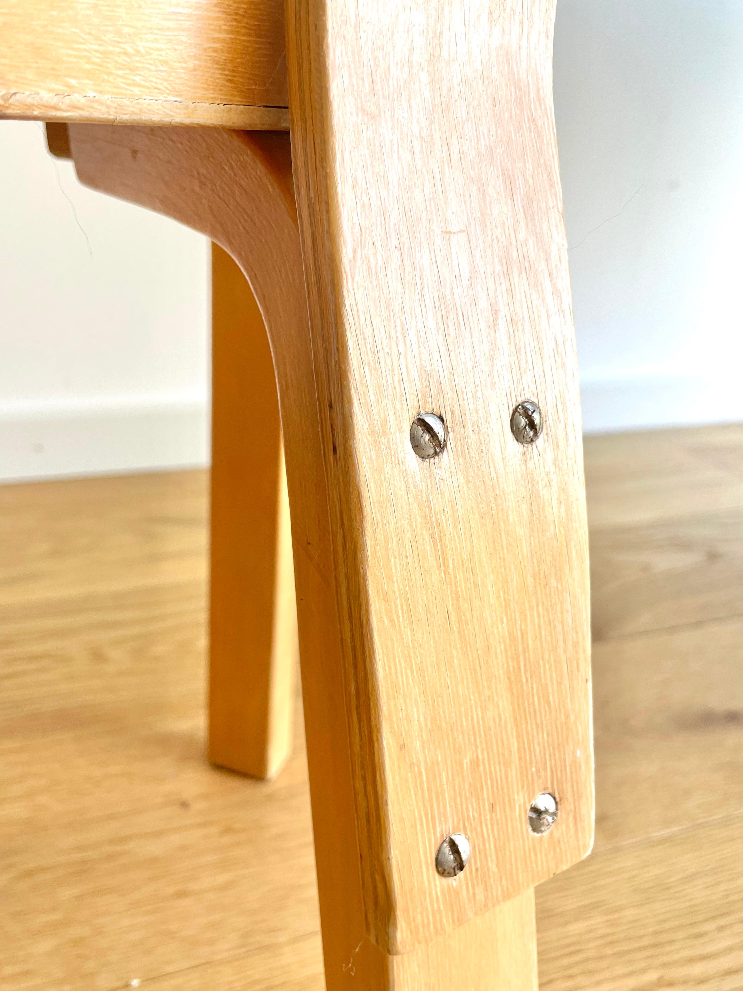 Sedia per bambini originale Alvar Aalto N65 della metà del XX secolo in legno di betulla in vendita 10
