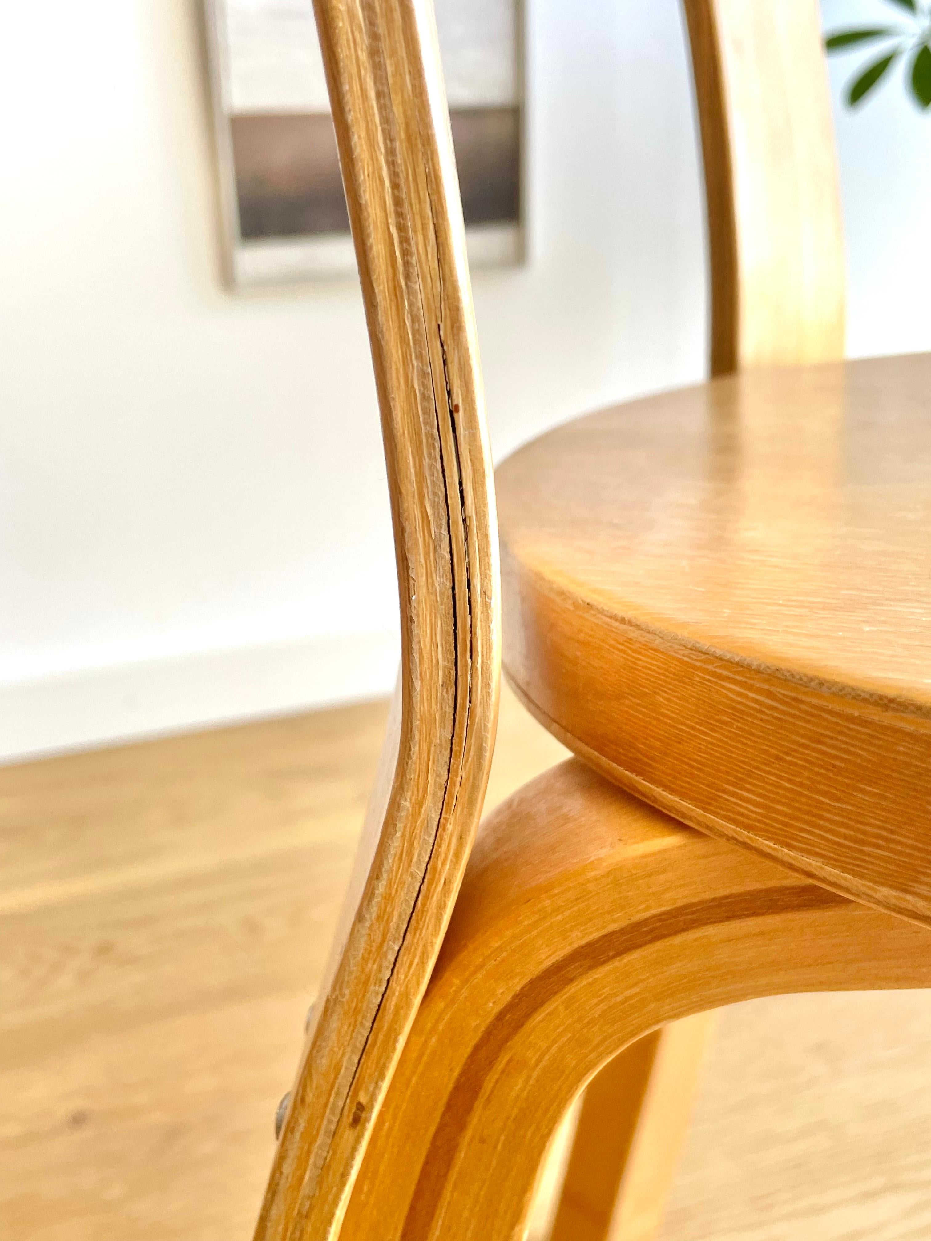 Sedia per bambini originale Alvar Aalto N65 della metà del XX secolo in legno di betulla in vendita 2