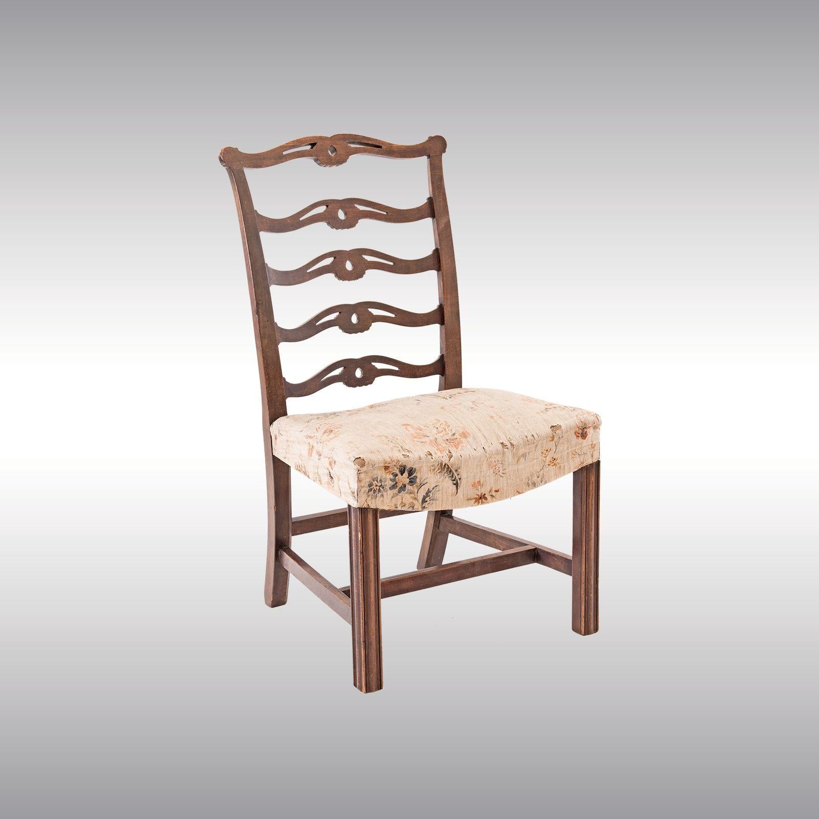 Chair from the antechamber of the Rudolf Kraus apartment, brother of Karl Kraus, the famous wordsmith. This Apartment in Vienna 1, Nibelungengasse 13, was presented by Adolf Loos on walking tours, when he has shown his works to the public. Loos has