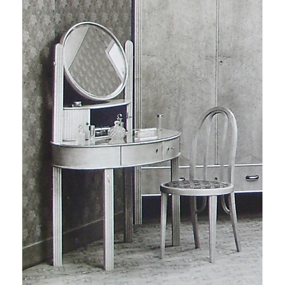 An extremely rare dressing table designed by Otto Prutscher and manufactured at Gebrueder Thonet in 1908. Literature: Innendekoration 1917 as well as a very similar model for the Villa in Jaegerndorf
The fitting chair is also available.

 