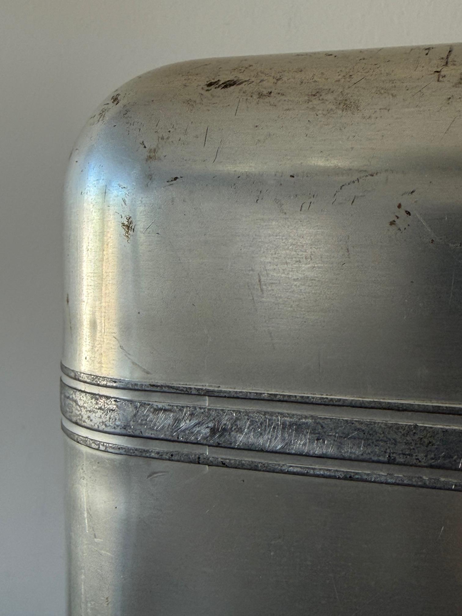 Valigia da viaggio in alluminio originale e precoce di Halliburton del 1940 ca. in vendita 4