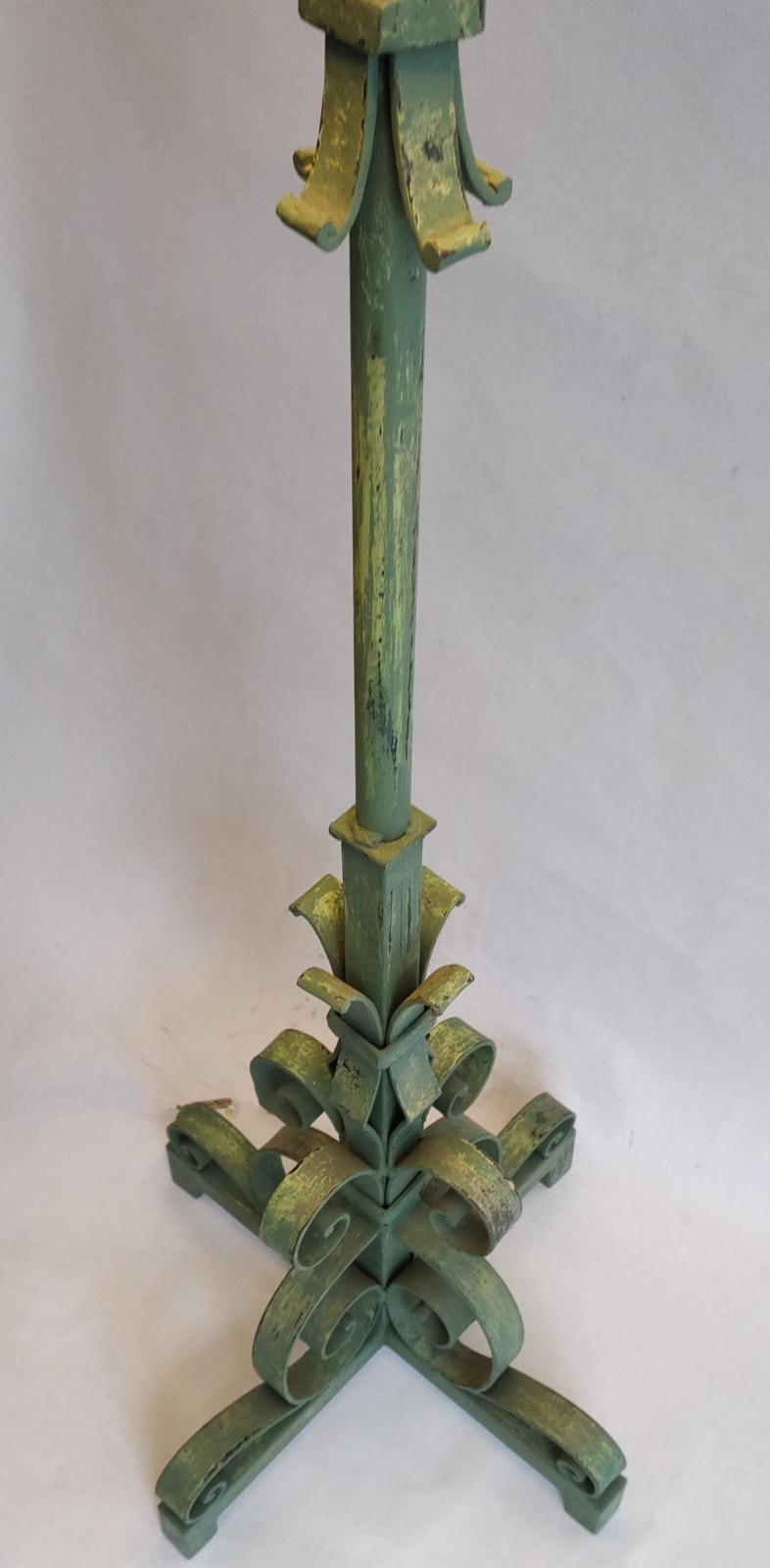 Mexican Original and Elegant Wrought Iron Lamp from the 1950s. in Green, Black and Gold. For Sale