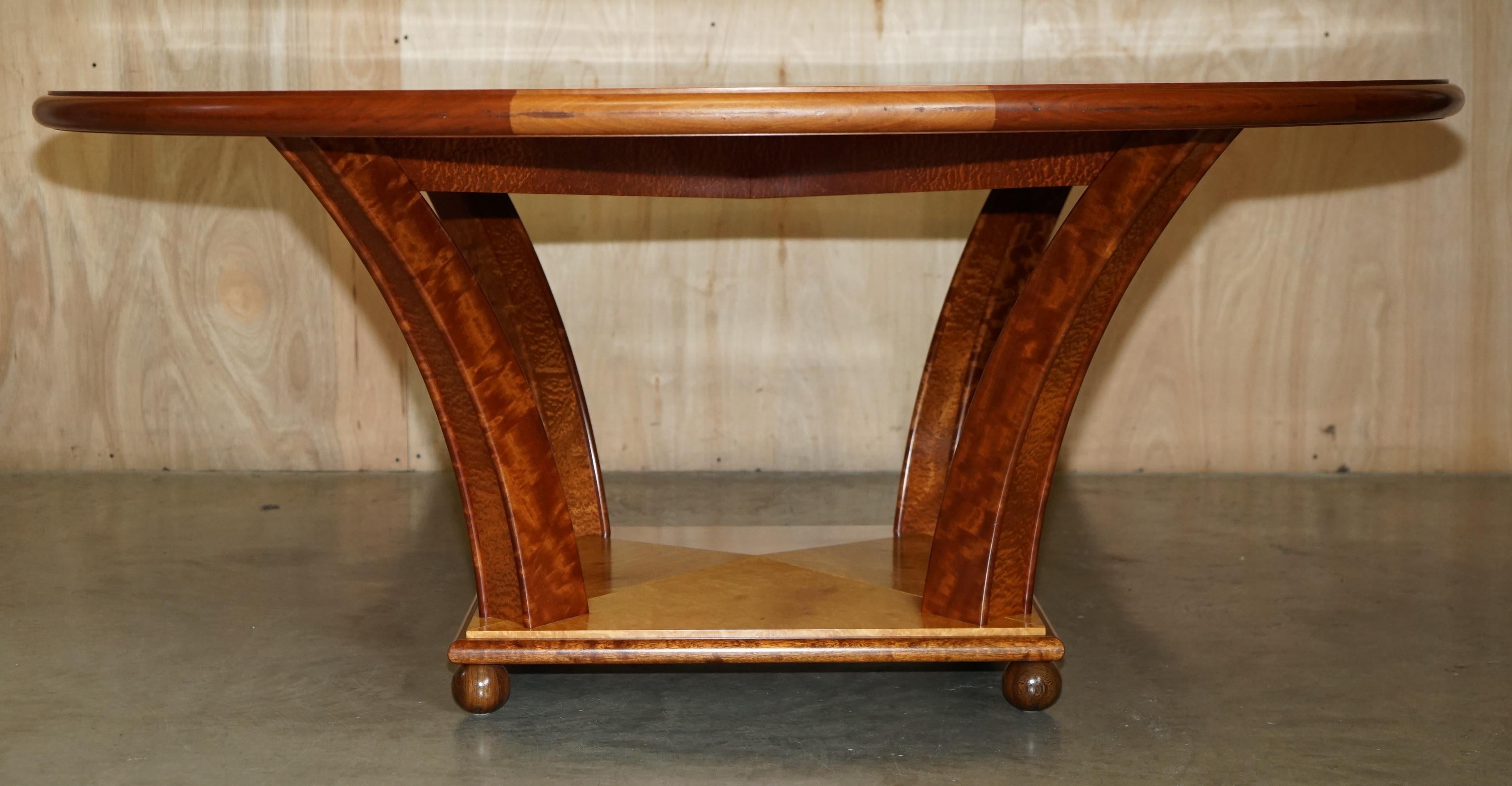 20th Century ORIGINAL ANDREW VARAH BURR WALNUT & AMBOYNA WOOD ROUND DiNING TABLE & CHAIRS SET For Sale