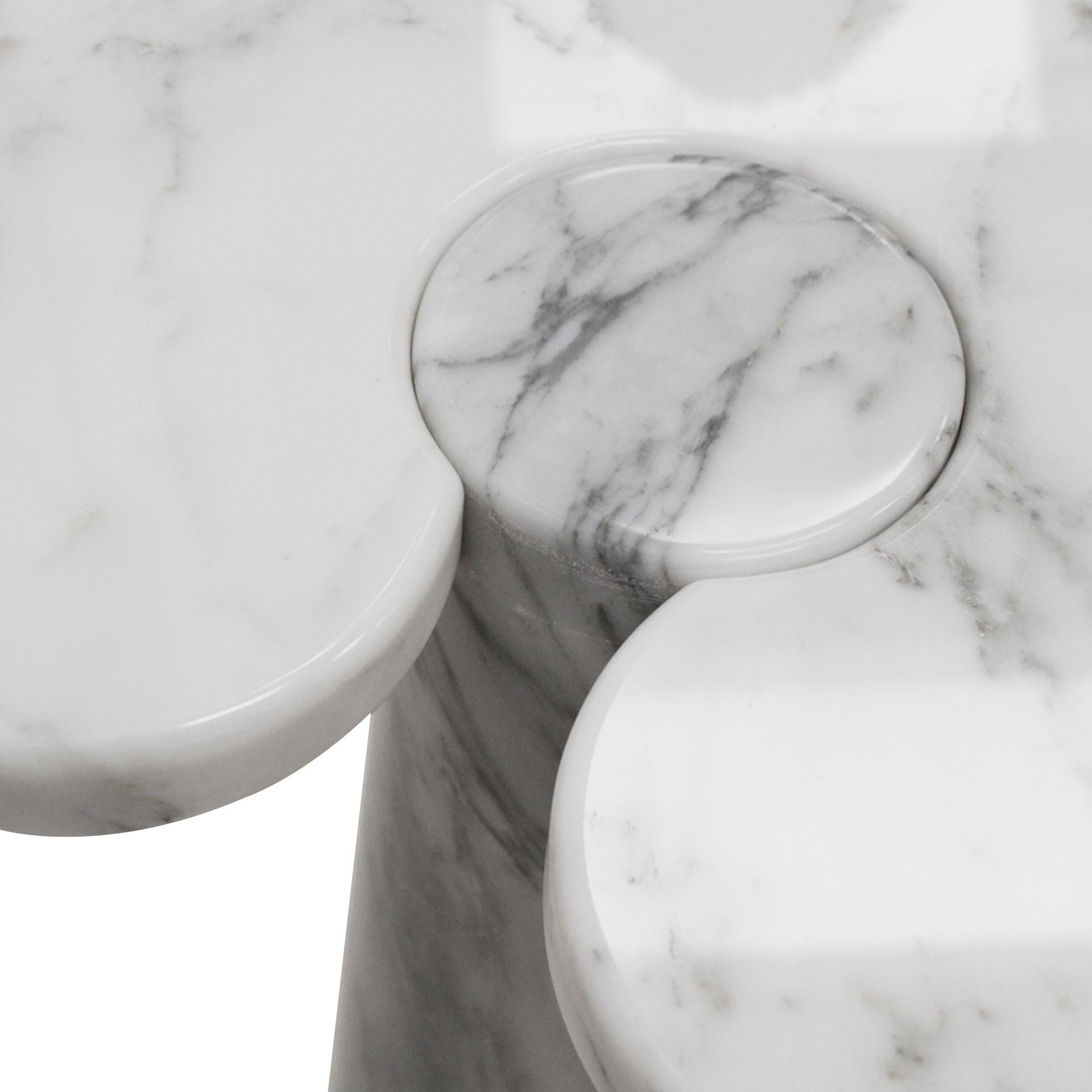 Originaler italienischer Angelo Mangiarotti-Beistelltisch „Eros“ aus Carrara-Marmor im Zustand „Gut“ im Angebot in Madrid, ES