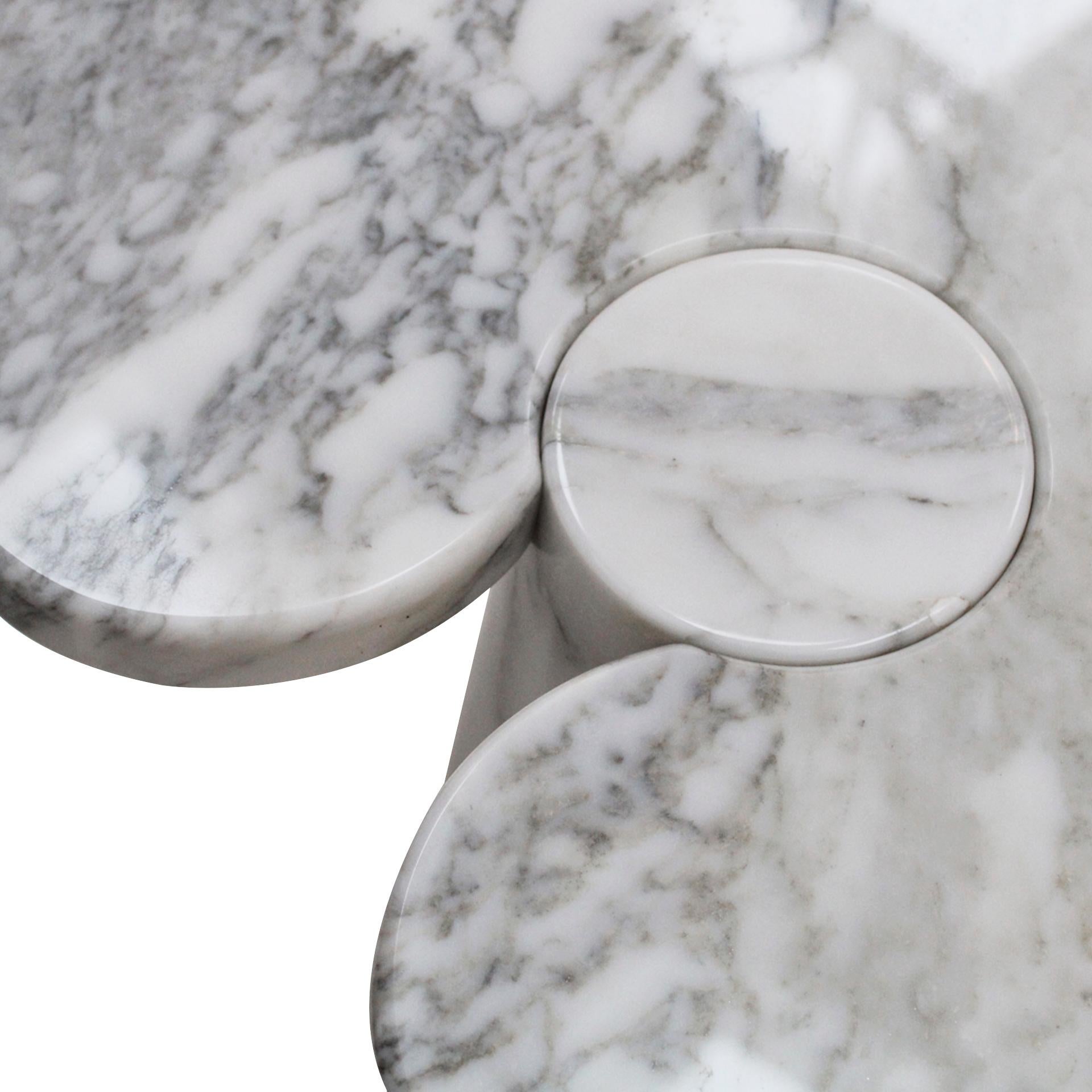 Angelo Mangiarotti Italienische Beistelltische aus Carrara-Marmor „Eros“ im Angebot 9