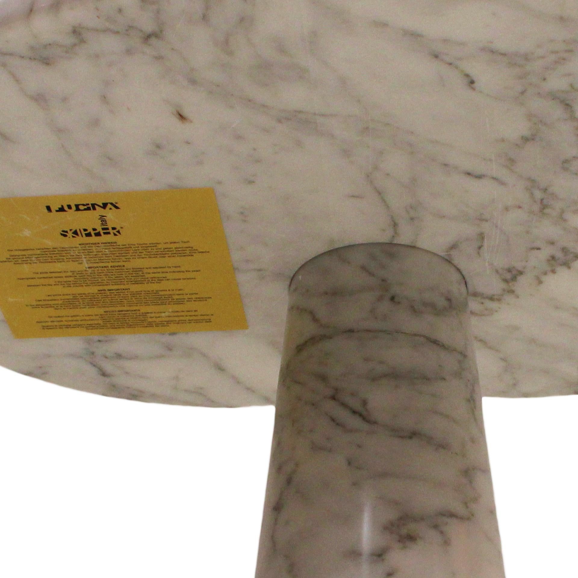 Angelo Mangiarotti Italienische Beistelltische aus Carrara-Marmor „Eros“ im Angebot 1