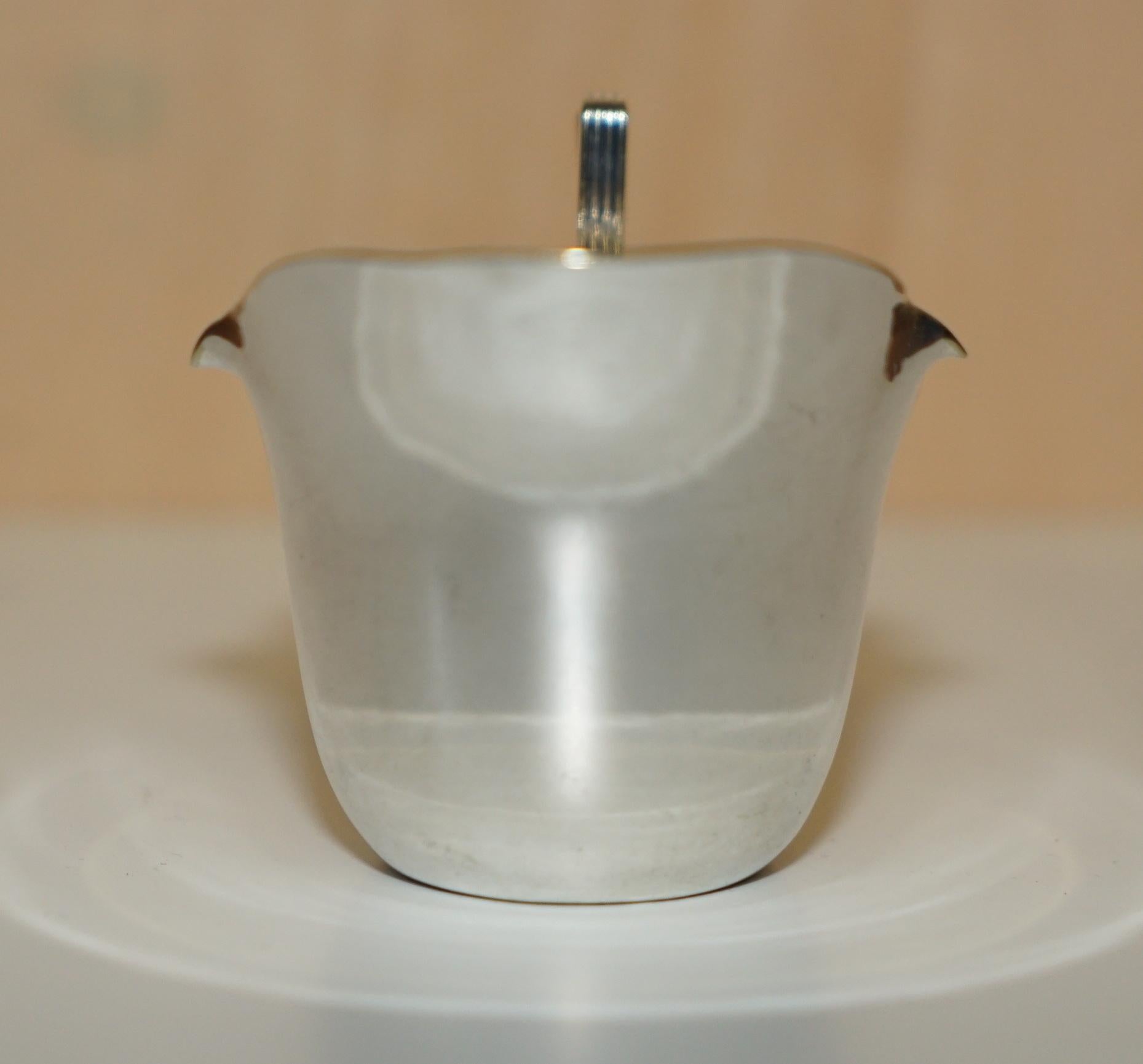 Victorian ORiGINAL ANTIQUE 1882 - 1901 DANIEL & ARTER A1 SILVER PLATED CREAM OR MILK JUG For Sale