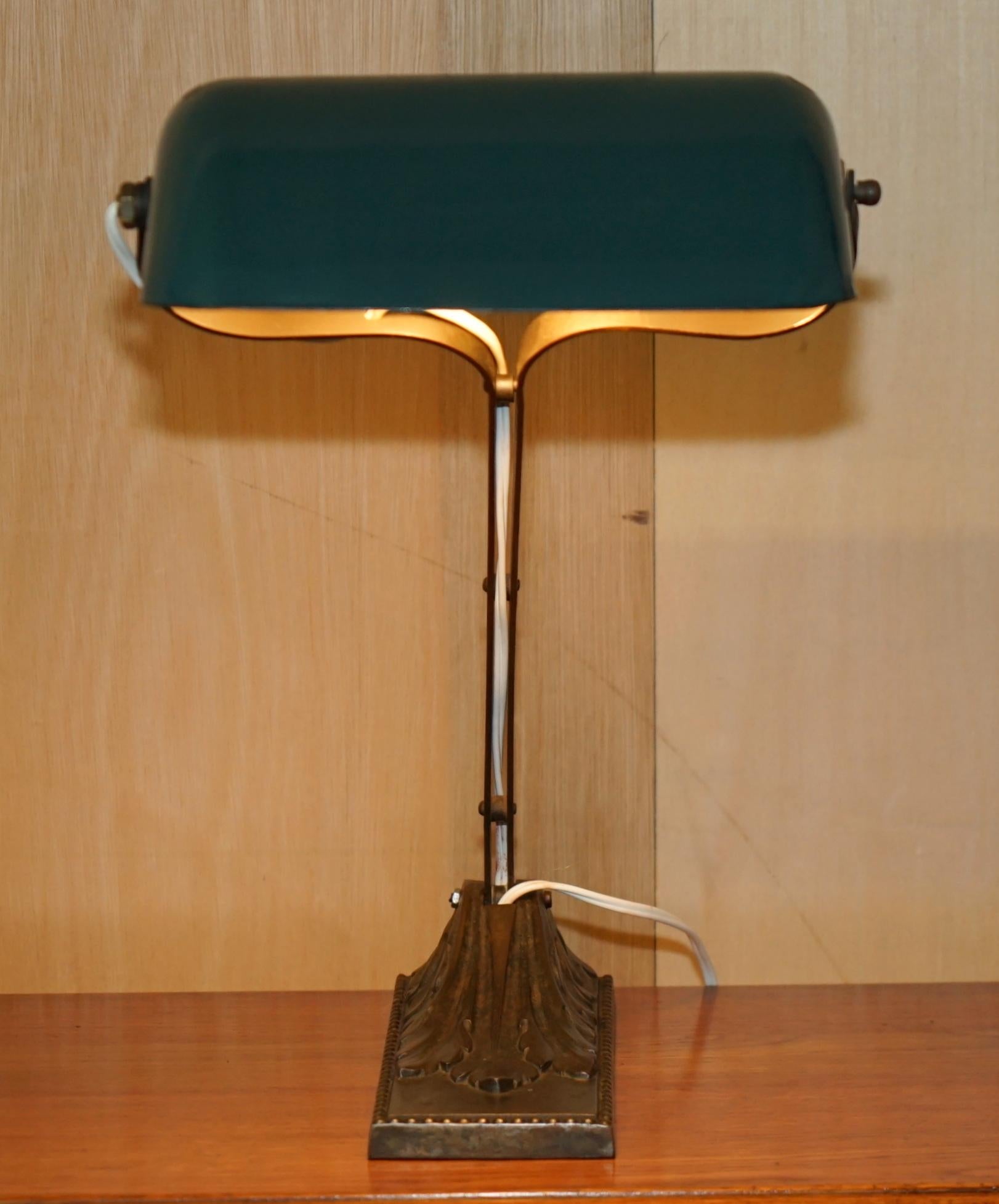 Royal House Antiques

Royal House Antiques is delighted to offer for sale this stunning original circa 1920's Art Deco Niam Paris adjustable and articulated bankers lamp with period enamel shade

A very well made and beautifully decorative lamp,