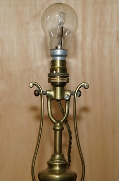 ORIGINAL ANTIQUE 1925 SOLID BRASS SHiPS MASTER SUITE GIMBAL WALL OR TABLE LAMP