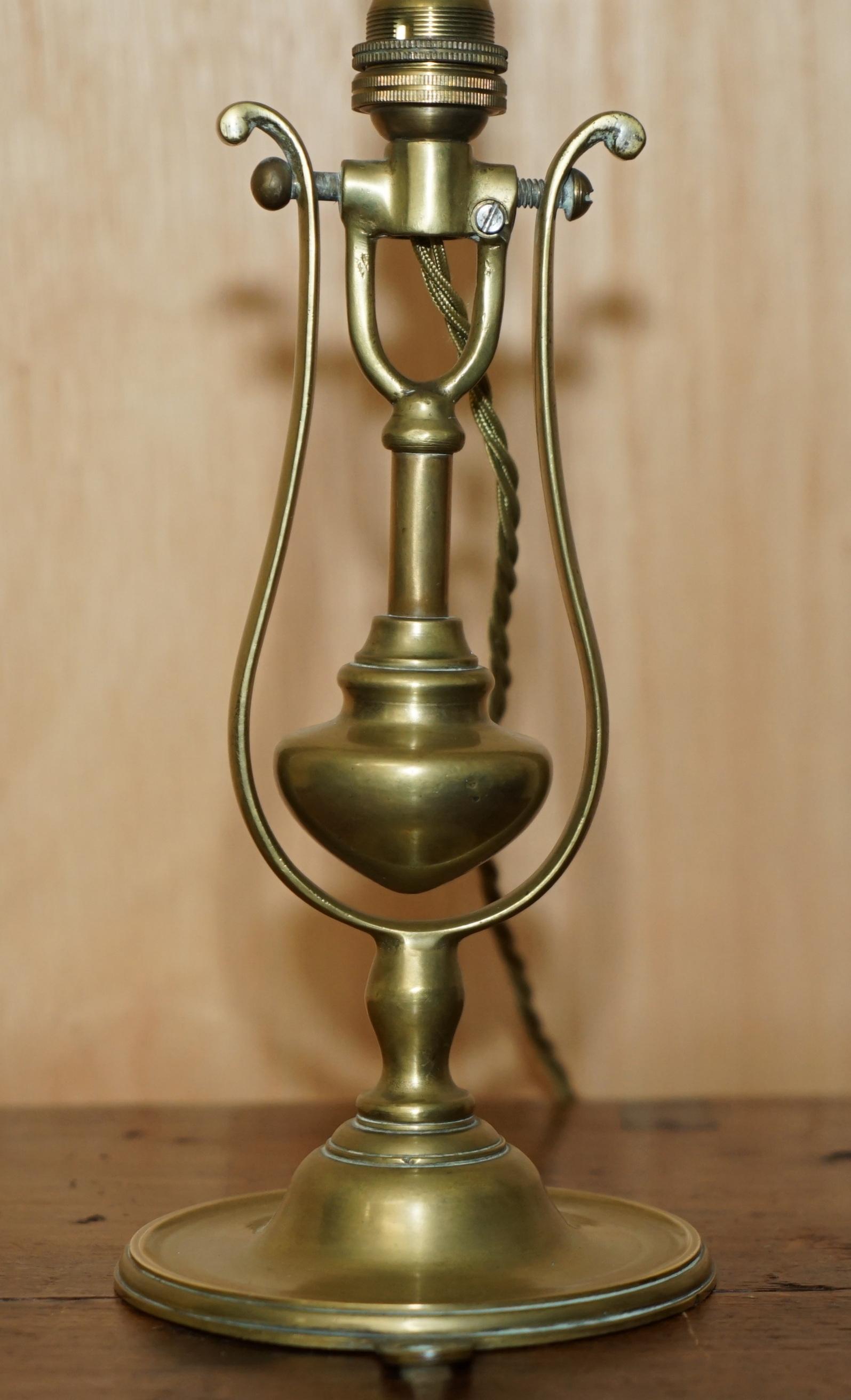 Art Deco ORIGINAL ANTIQUE 1925 SOLID BRASS SHiPS MASTER SUITE GIMBAL WALL OR TABLE LAMP For Sale