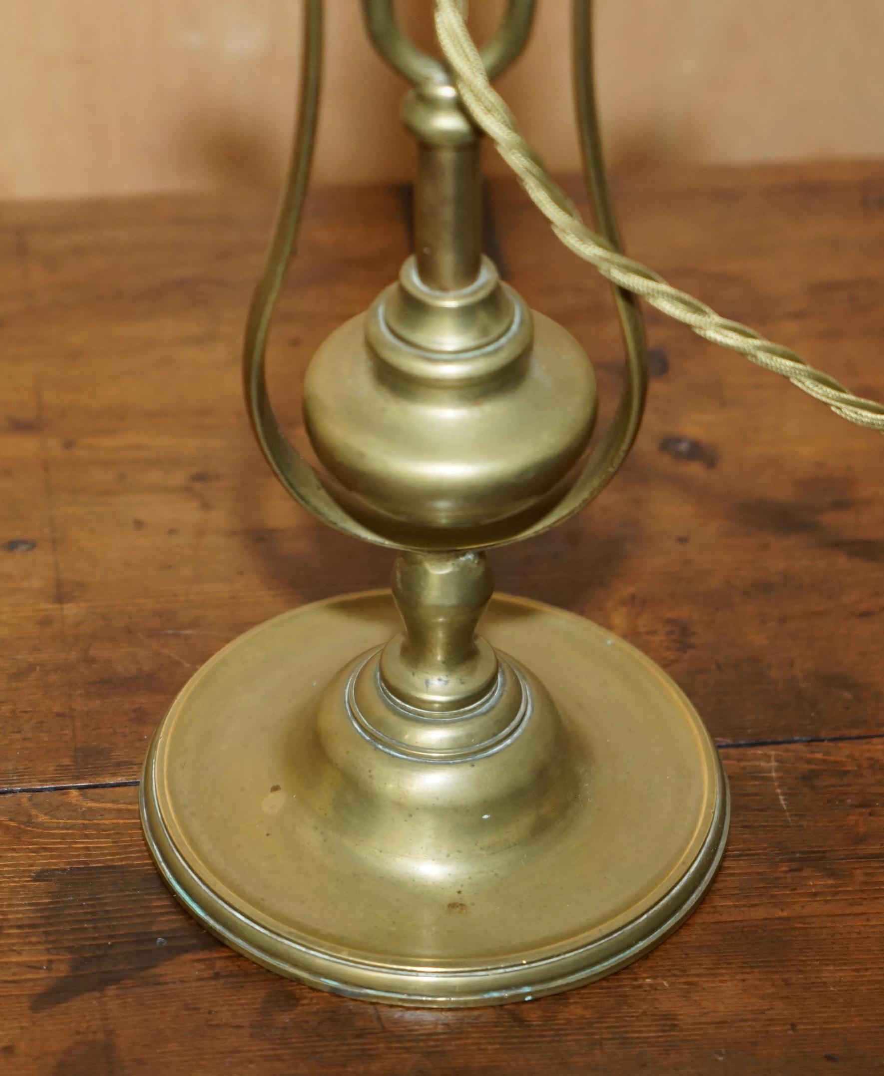 ORIGINAL ANTIQUE 1925 SOLID BRASS SHiPS MASTER SUITE GIMBAL WALL OR TABLE LAMP For Sale 1