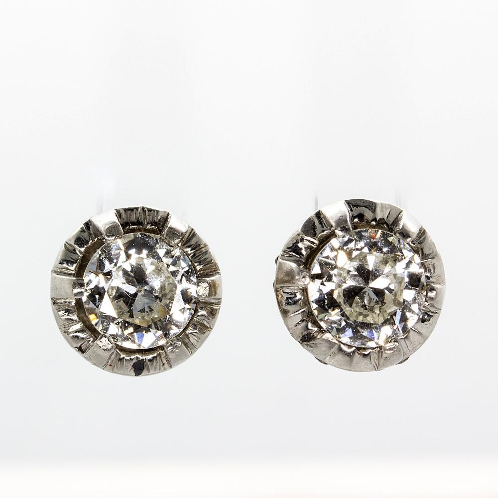 Original Antique Art Deco 18 Karat and Platinum Old Mine Cut Diamonds Earrings (Alteuropäischer Brillantschliff)