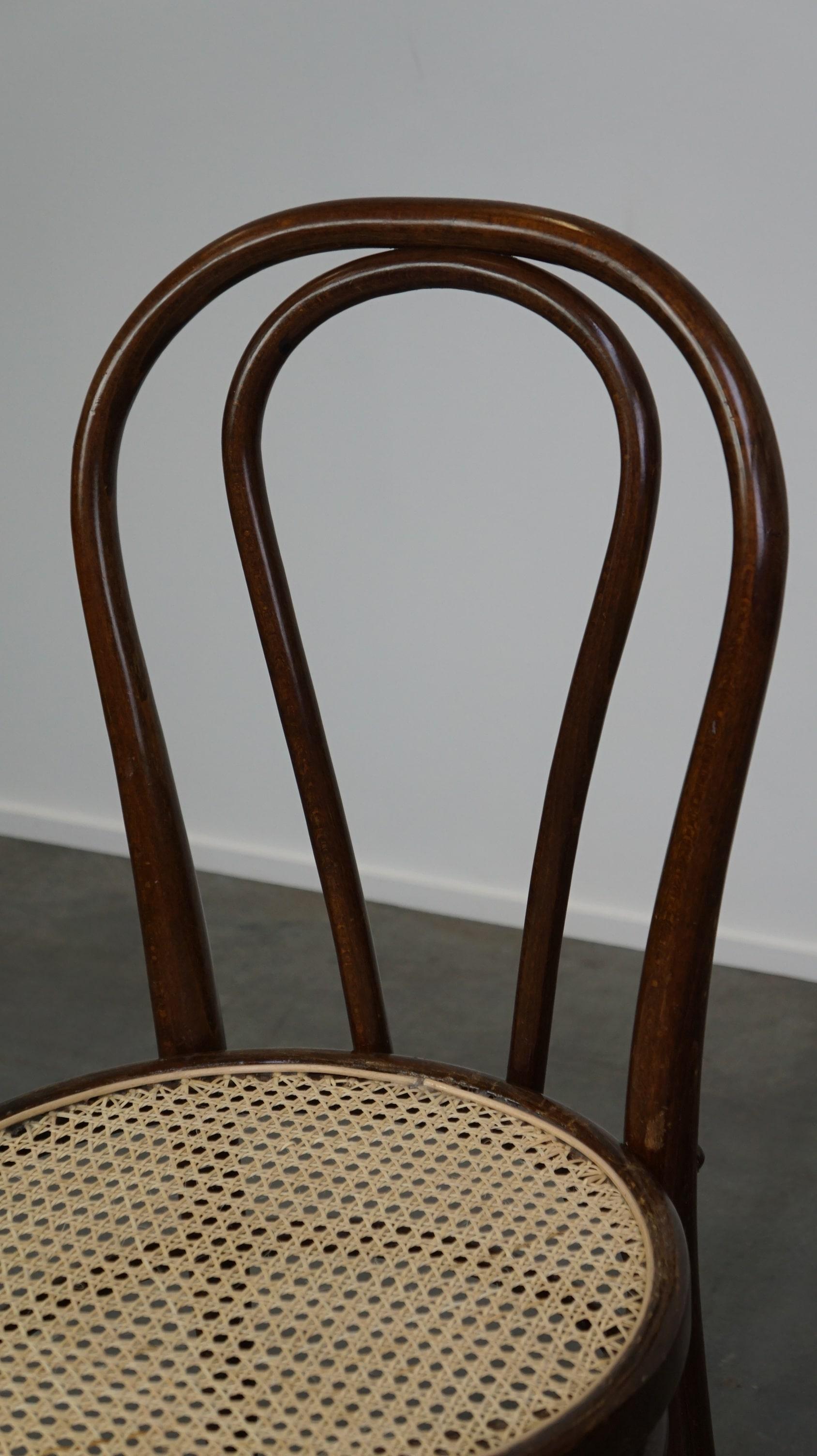 Originaler antiker Thonet-Stuhl aus gebogenem Holz, Modell Nr. 18, mit neuem geflochtenem Sitz im Angebot 7