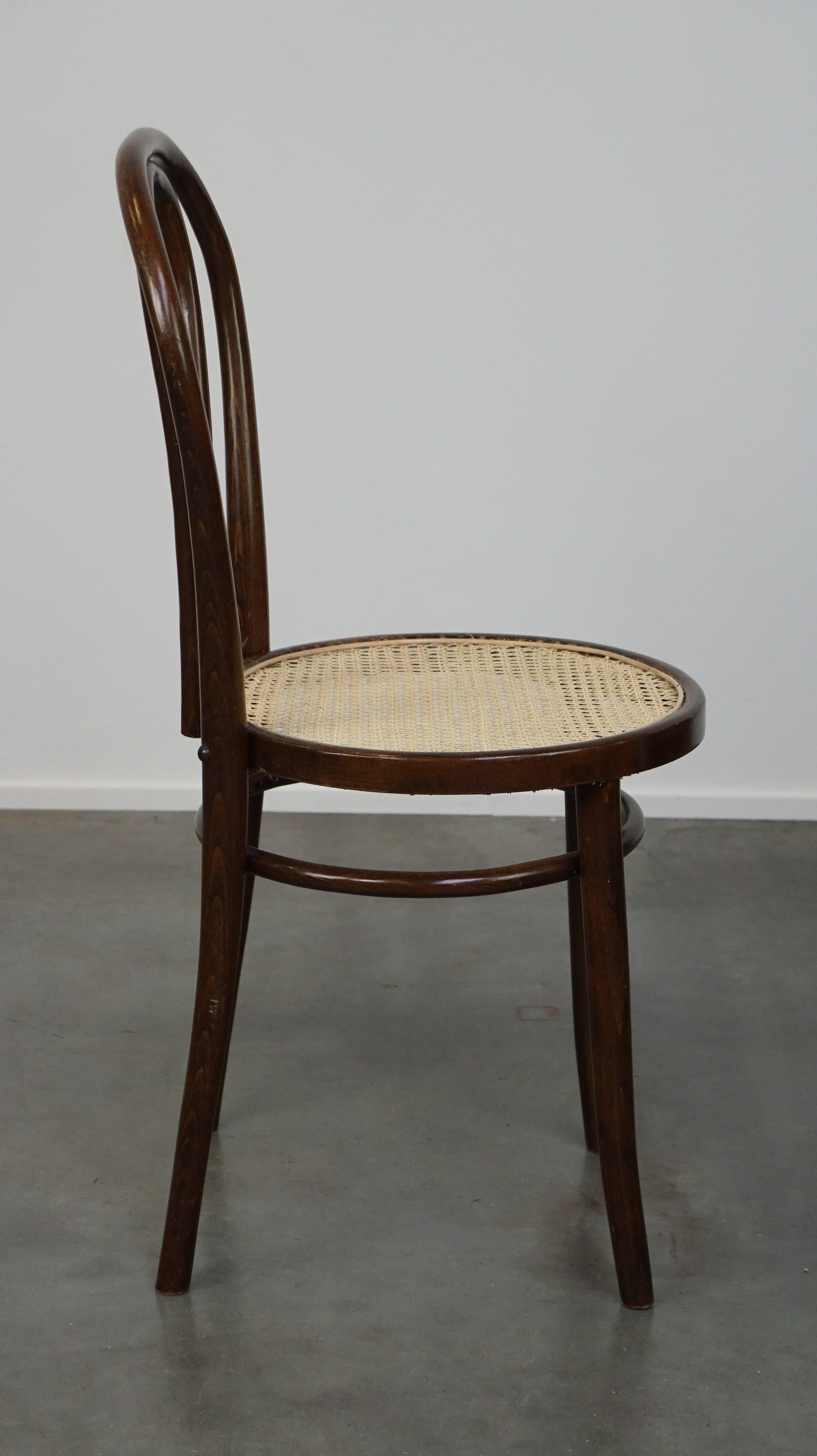 Original antique bentwood Thonet chair model no. 18 with a new woven seat In Good Condition For Sale In Harderwijk, NL