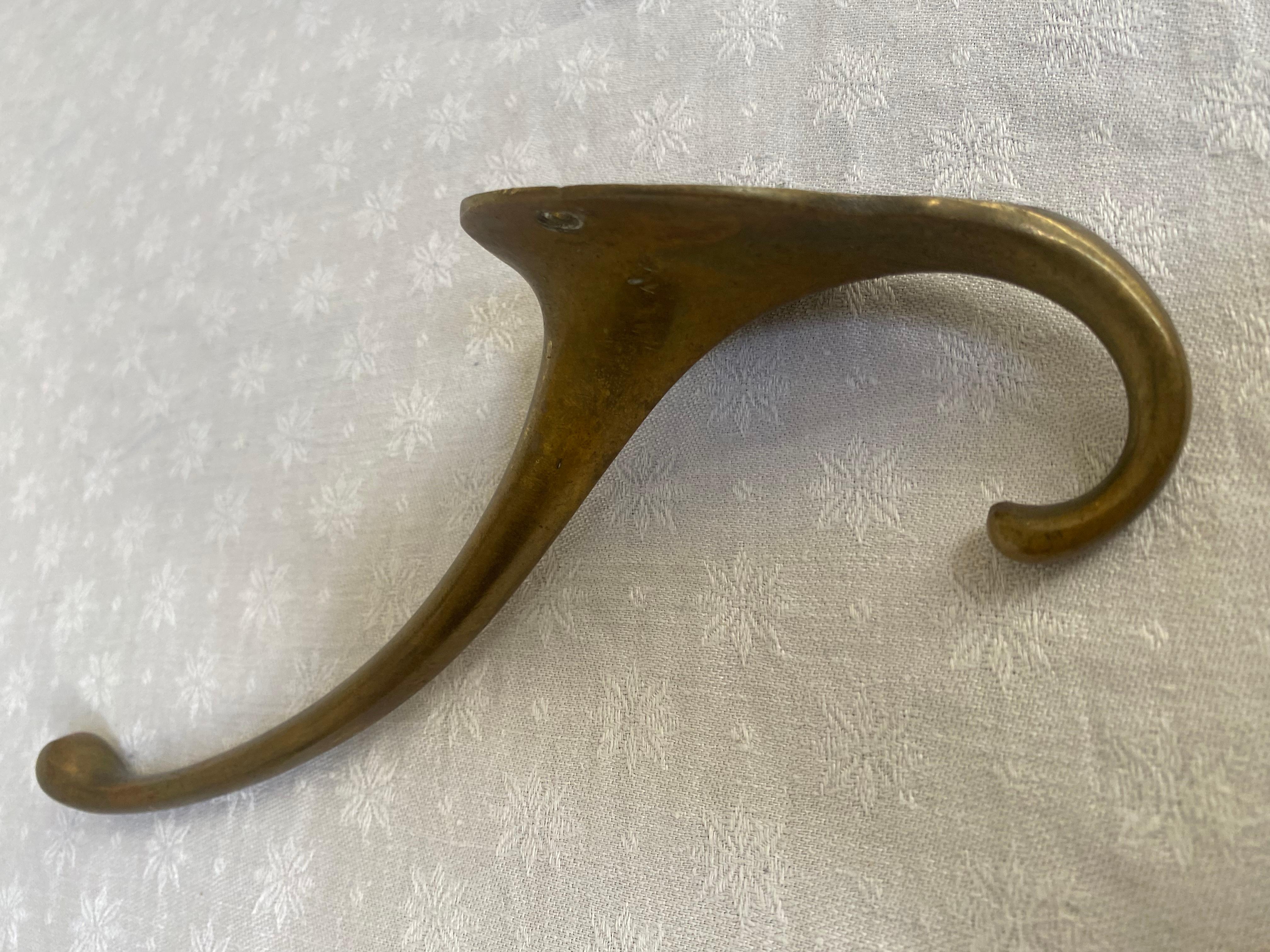 Original antique brass coat hook by  Adolf Loos In Good Condition For Sale In Vienna, AT