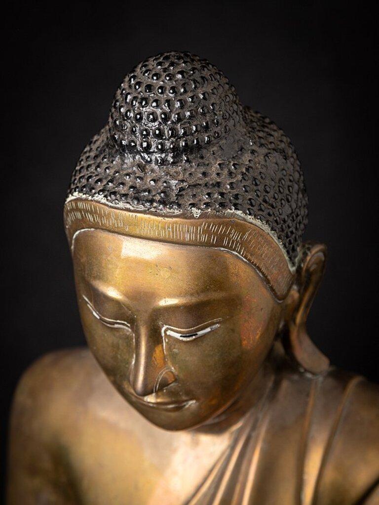 Original Antique Bronze Mandalay Buddha from Burma For Sale 3