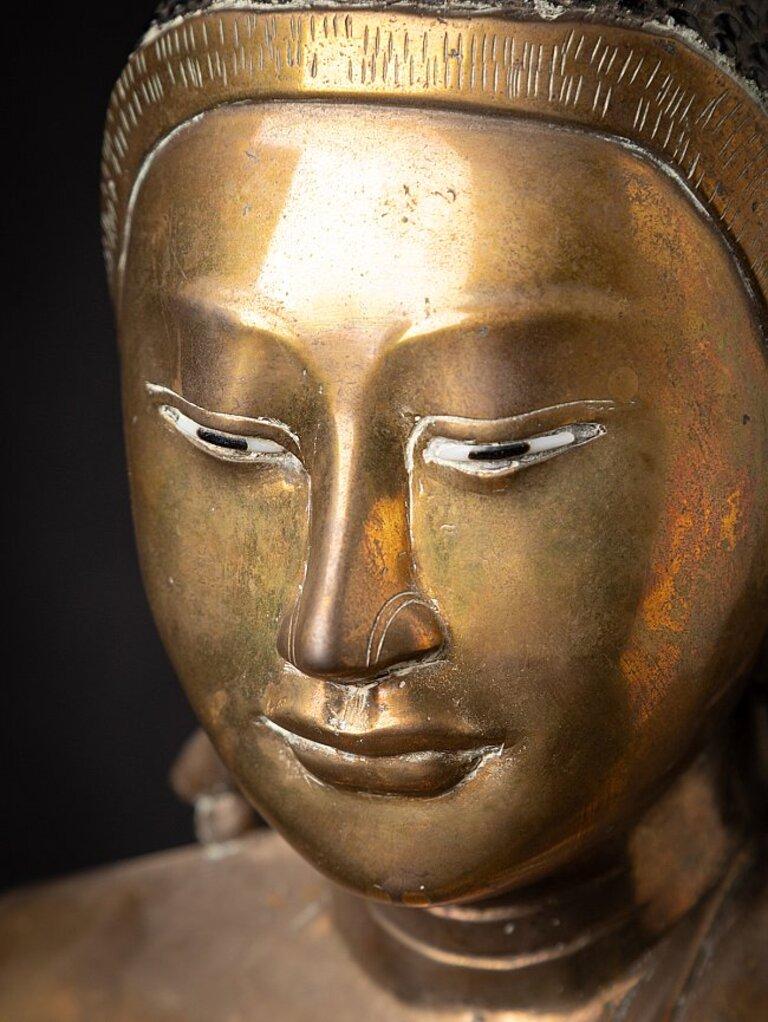 Original Antique Bronze Mandalay Buddha from Burma For Sale 4