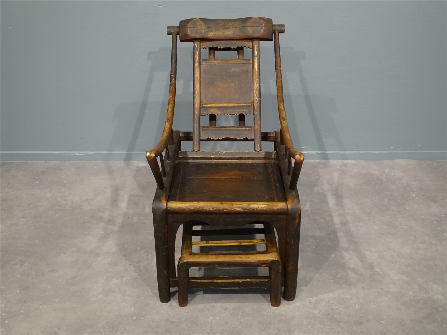 Original antique Chinese 19th century handcrafted bamboo lounge chair, ca 1860 For Sale 1