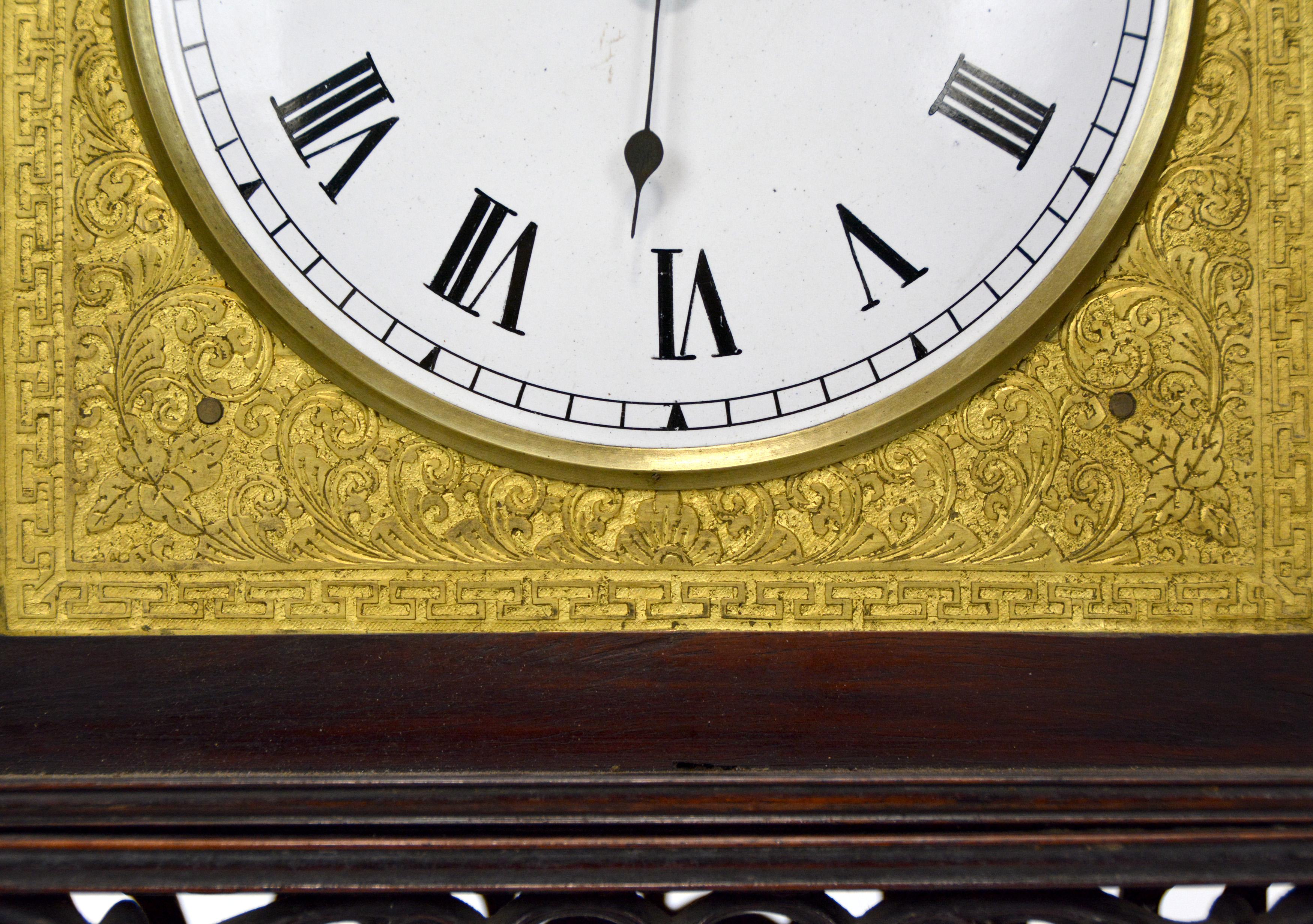Horloge chinoise d'antiquités originale de 8 jours en bois de rose incrusté de nacre avec motif fusée en vente 7
