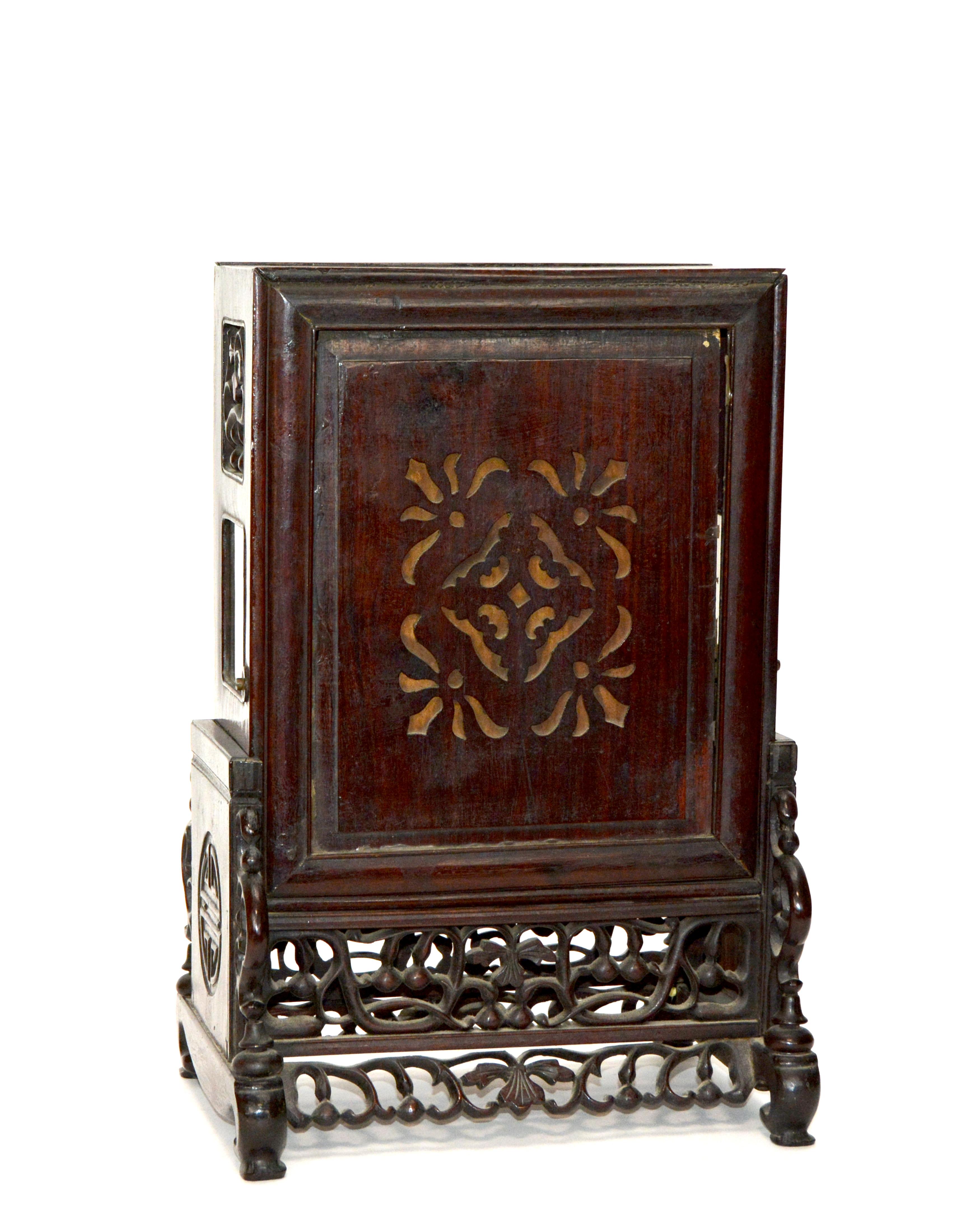 Bronze Horloge chinoise d'antiquités originale de 8 jours en bois de rose incrusté de nacre avec motif fusée en vente