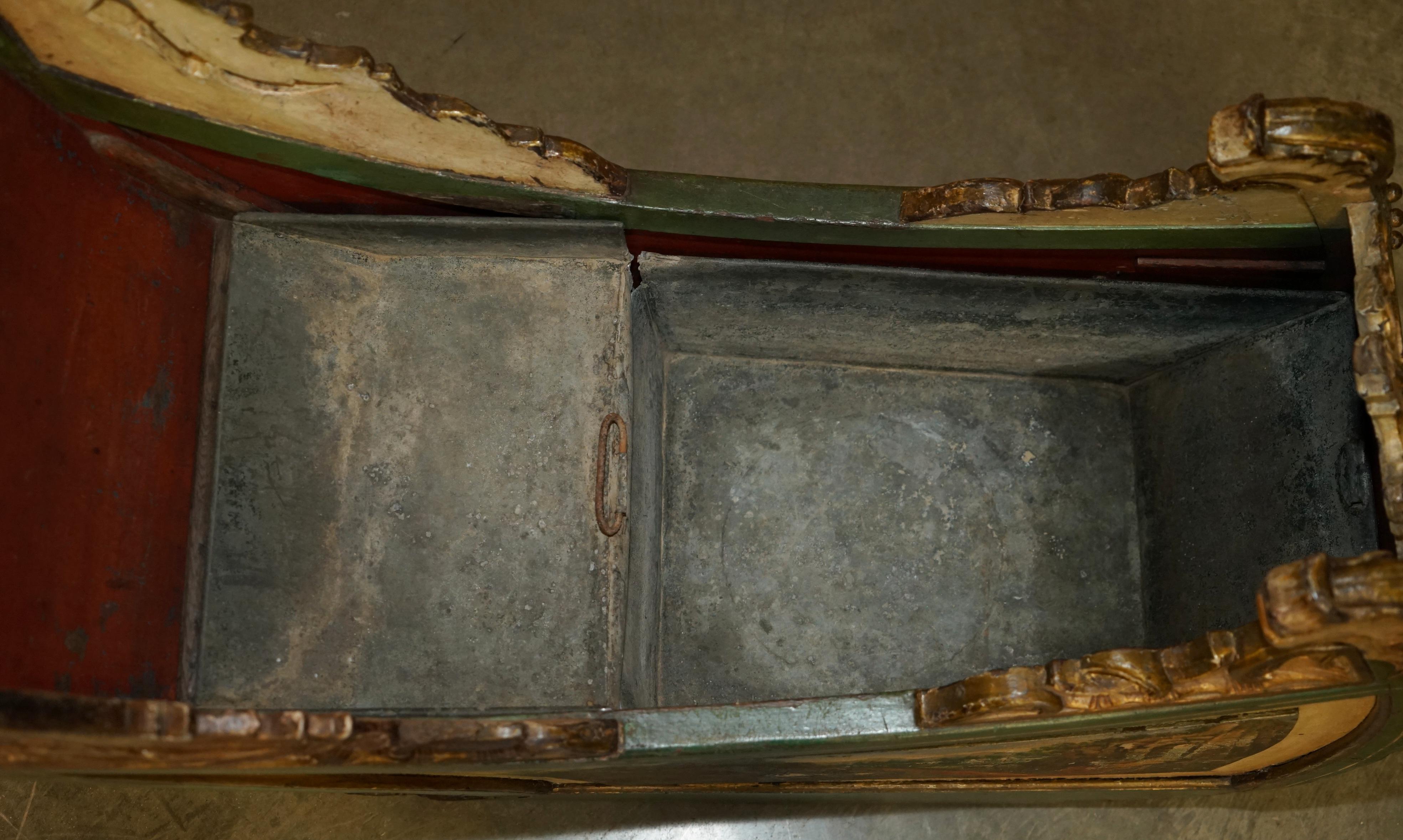 ORIGINAL ANTIQUE DUTCH HAND PAINTED & PARCEL GILT CHILDREN's SLEIGH ZINC LINED For Sale 8