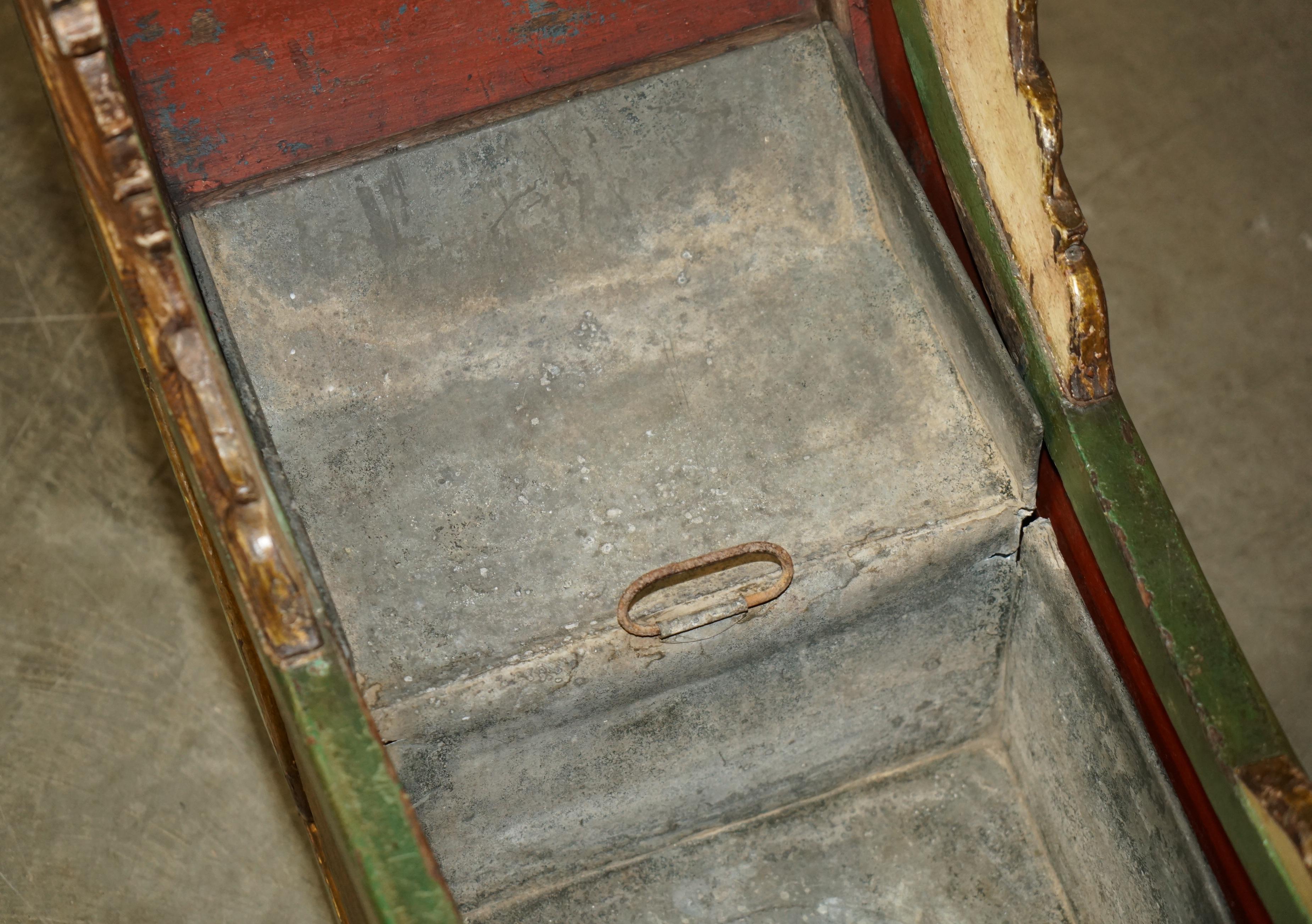 ORIGINAL ANTIQUE DUTCH HAND PAINTED & PARCEL GILT CHILDREN's SLEIGH ZINC LINED For Sale 9