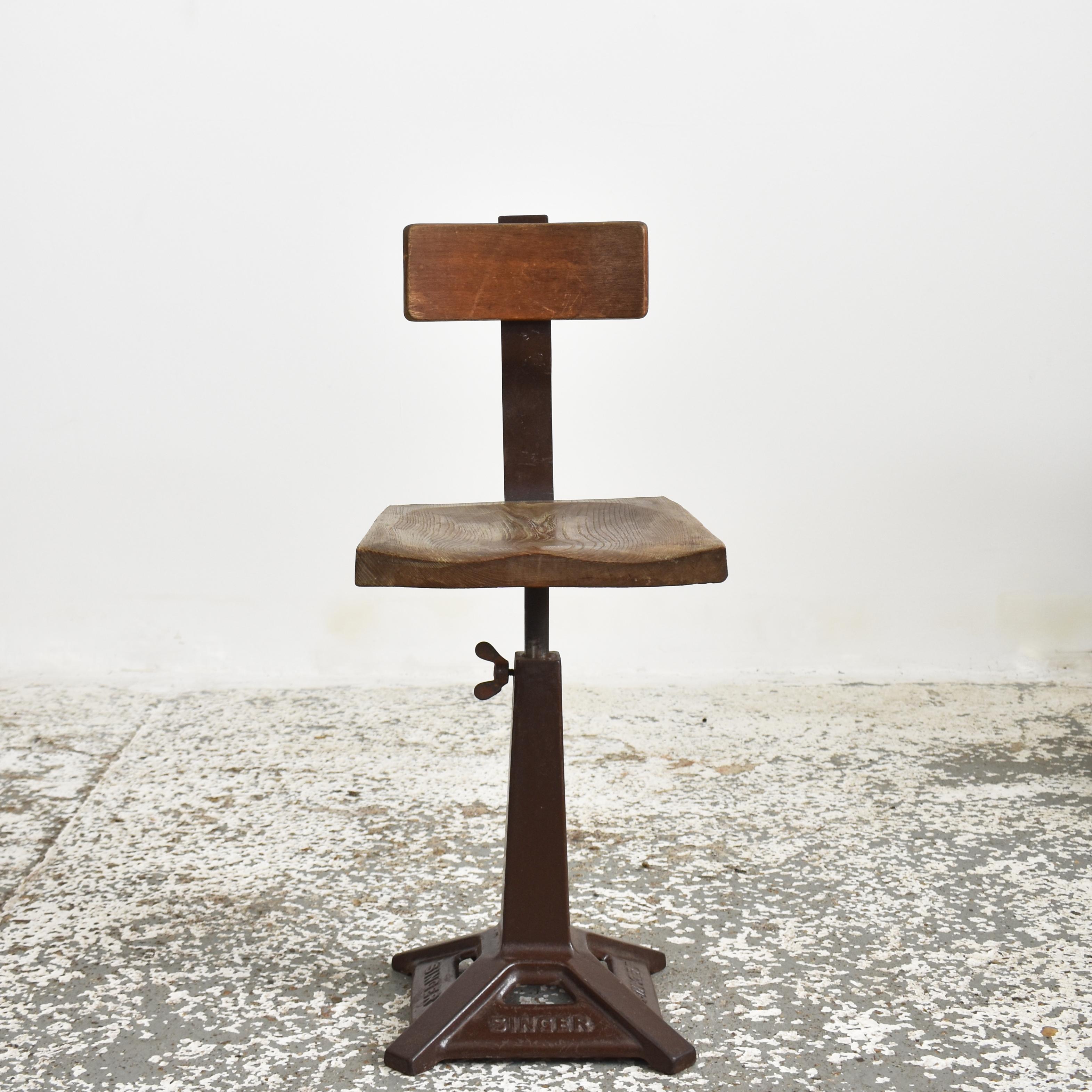 Original Antique English Vintage Singer Desk Swivel Chair Bon état - En vente à Stockbridge, GB