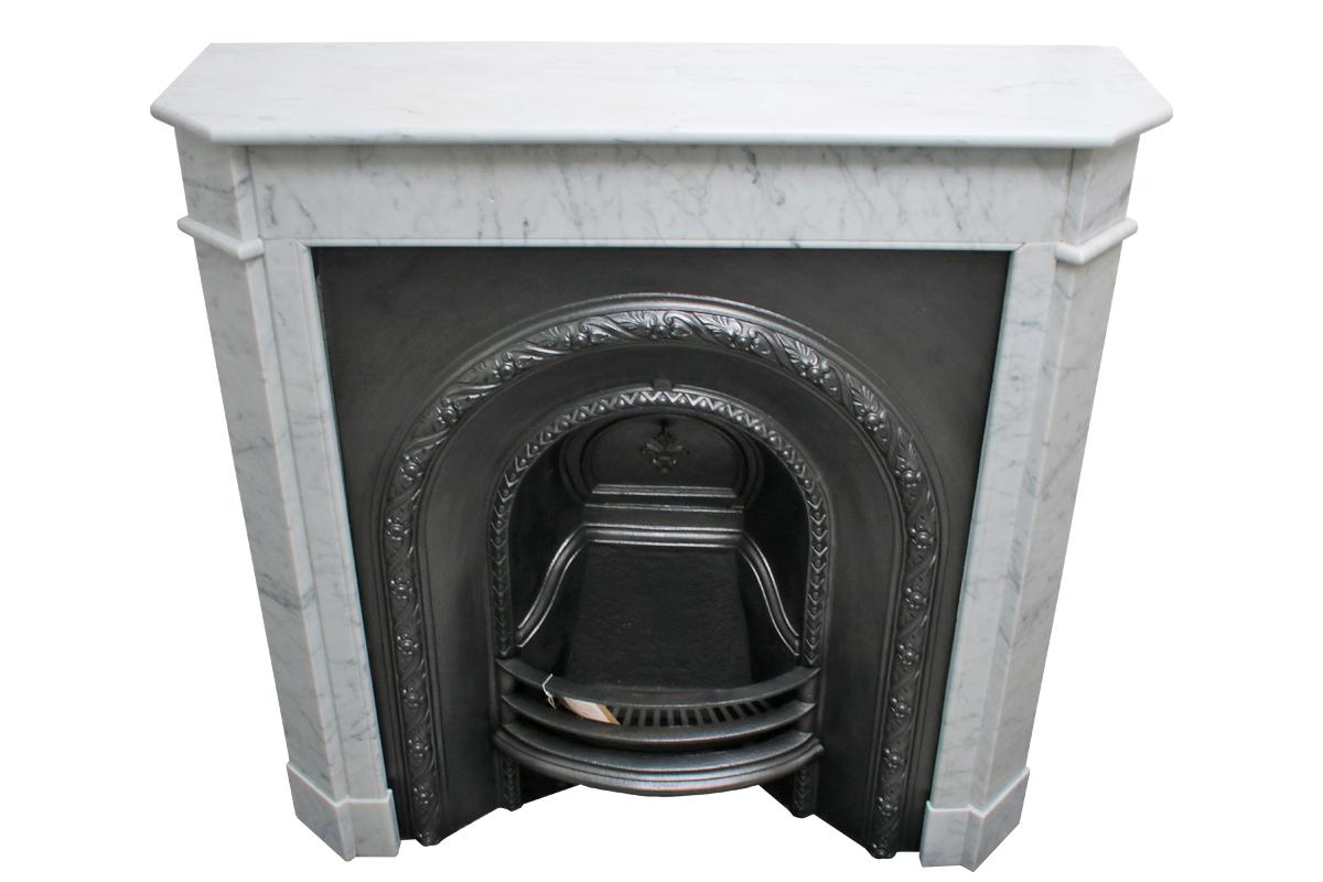 Original Antique French Carrara Marble Fireplace Surround In Good Condition In Manchester, GB
