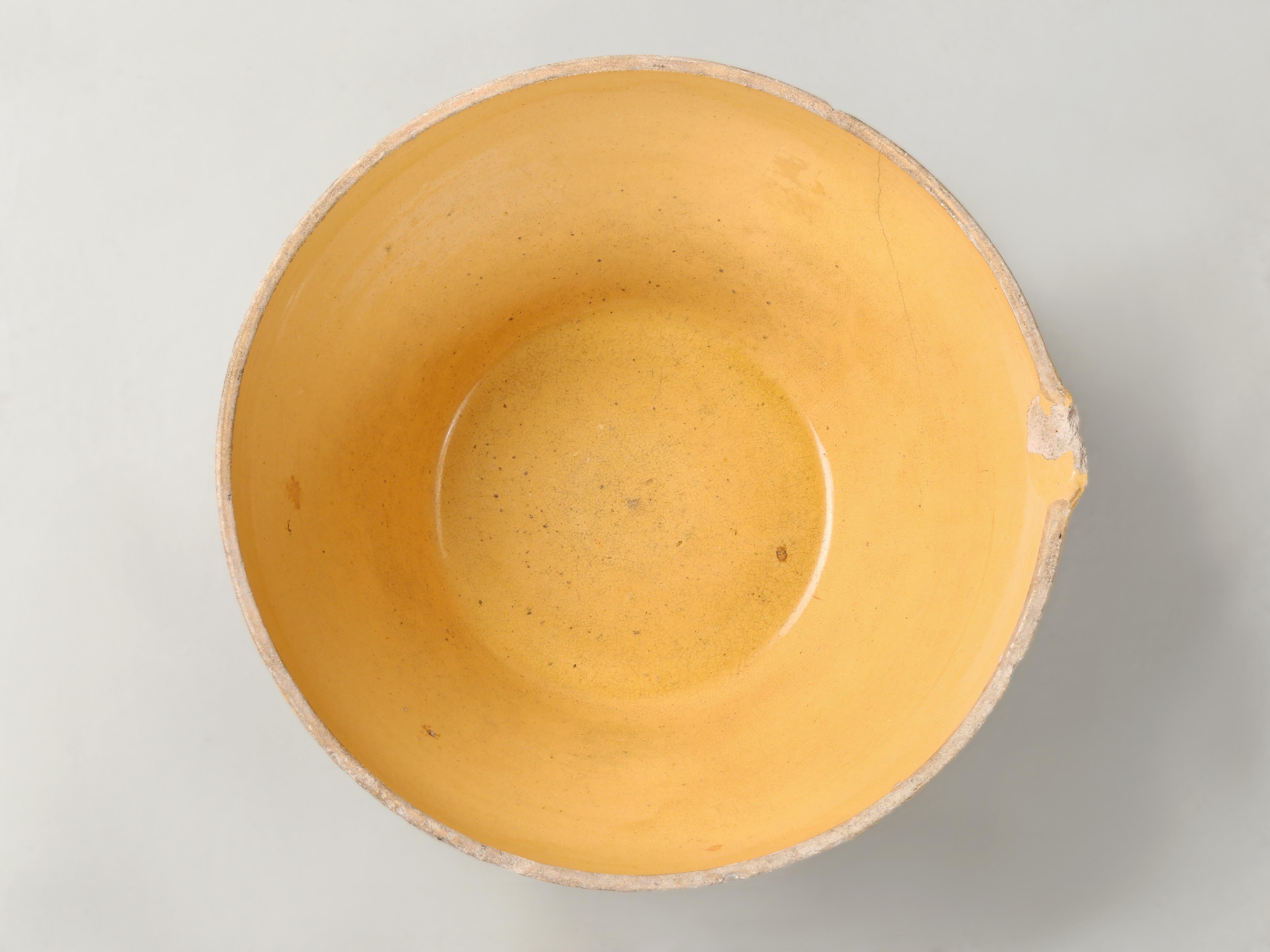 Antiguo cuenco original francés de terracota vidriada Terracota en venta