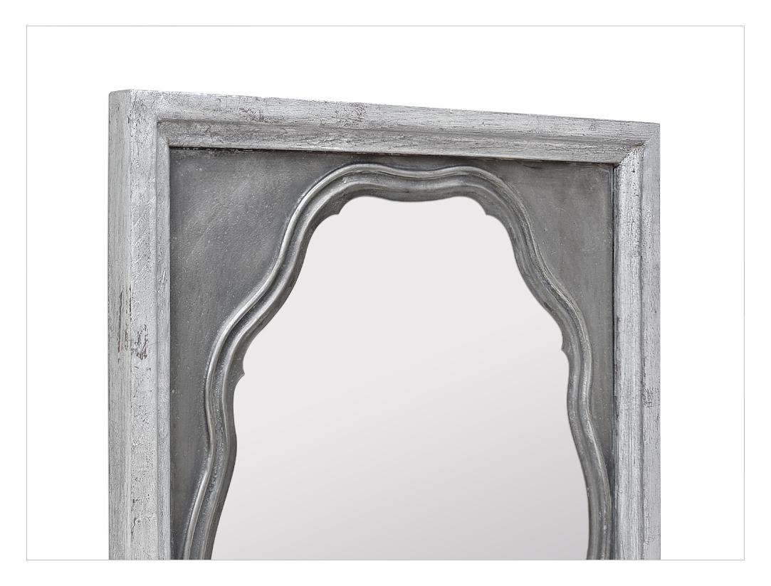 Français Miroir français ancien d'origine, en étain et bois d'argent, vers 1950 en vente