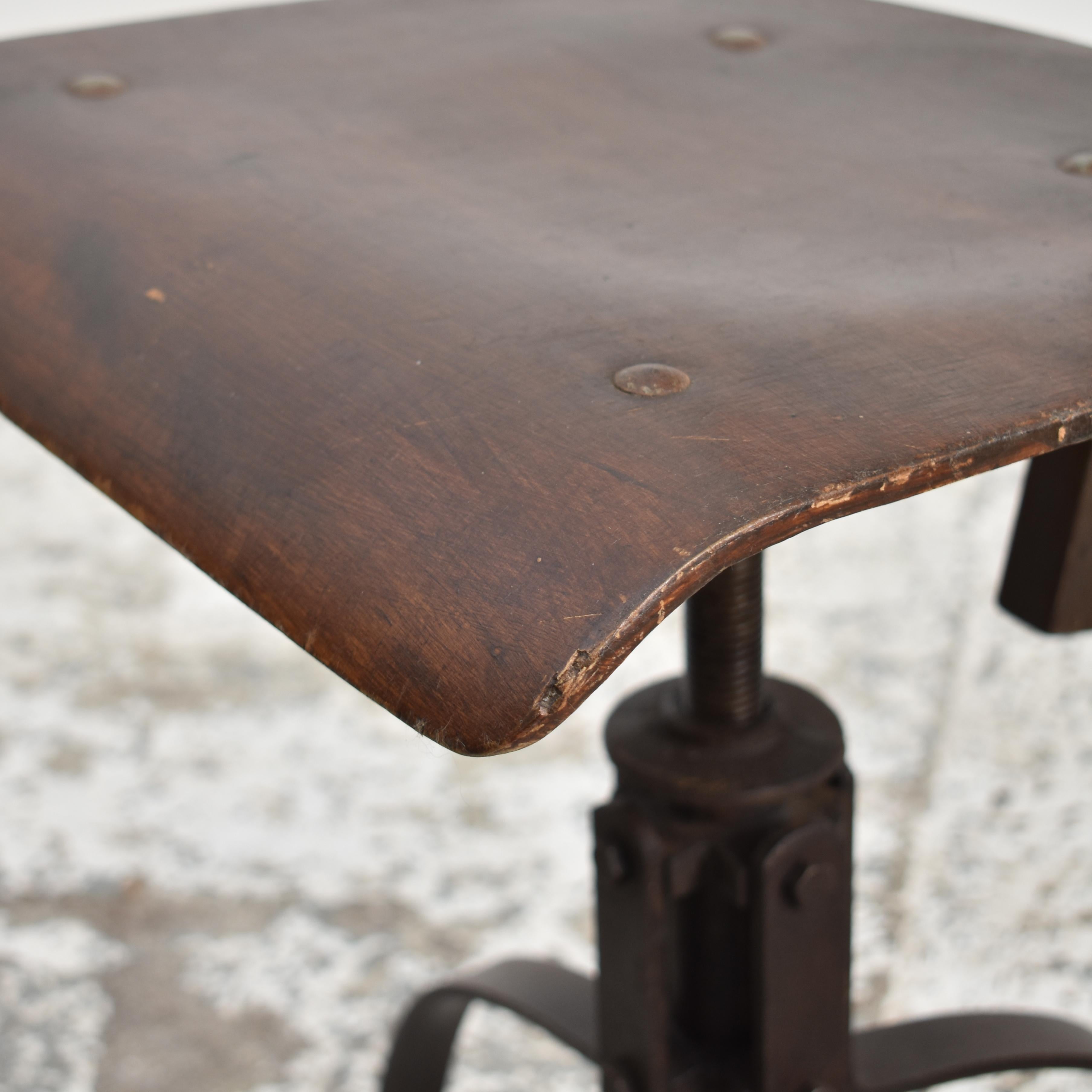 Industriel Original Antique Français Vintage Bienaise Draughtsman Swivel Chair en vente