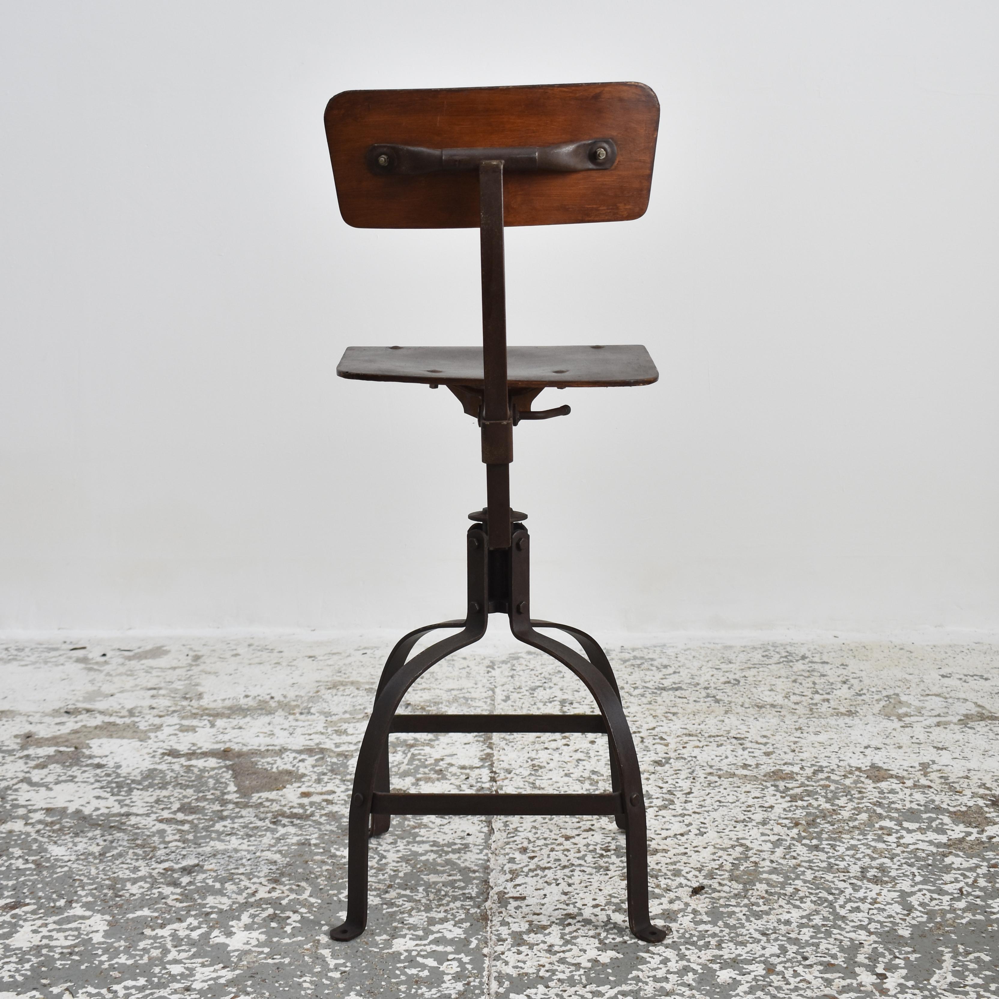 Bois Original Antique Français Vintage Bienaise Draughtsman Swivel Chair en vente