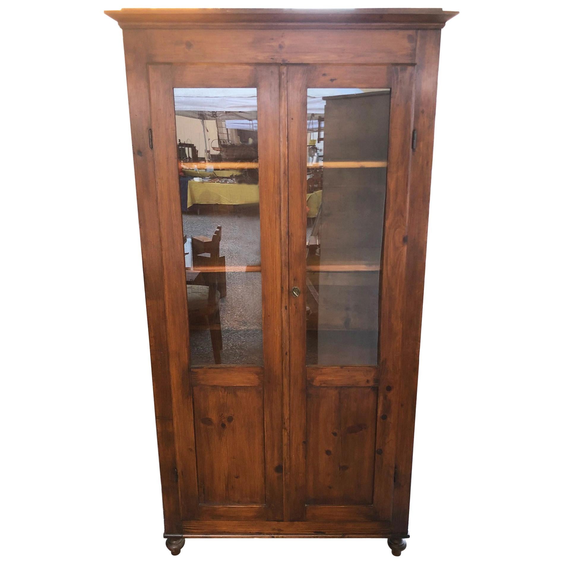 Original Antique Italian Fir Showcase with Two Doors from 1880s, Shelves