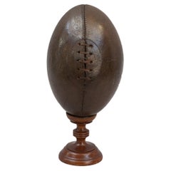 Balle de rugby originale et ancienne en cuir