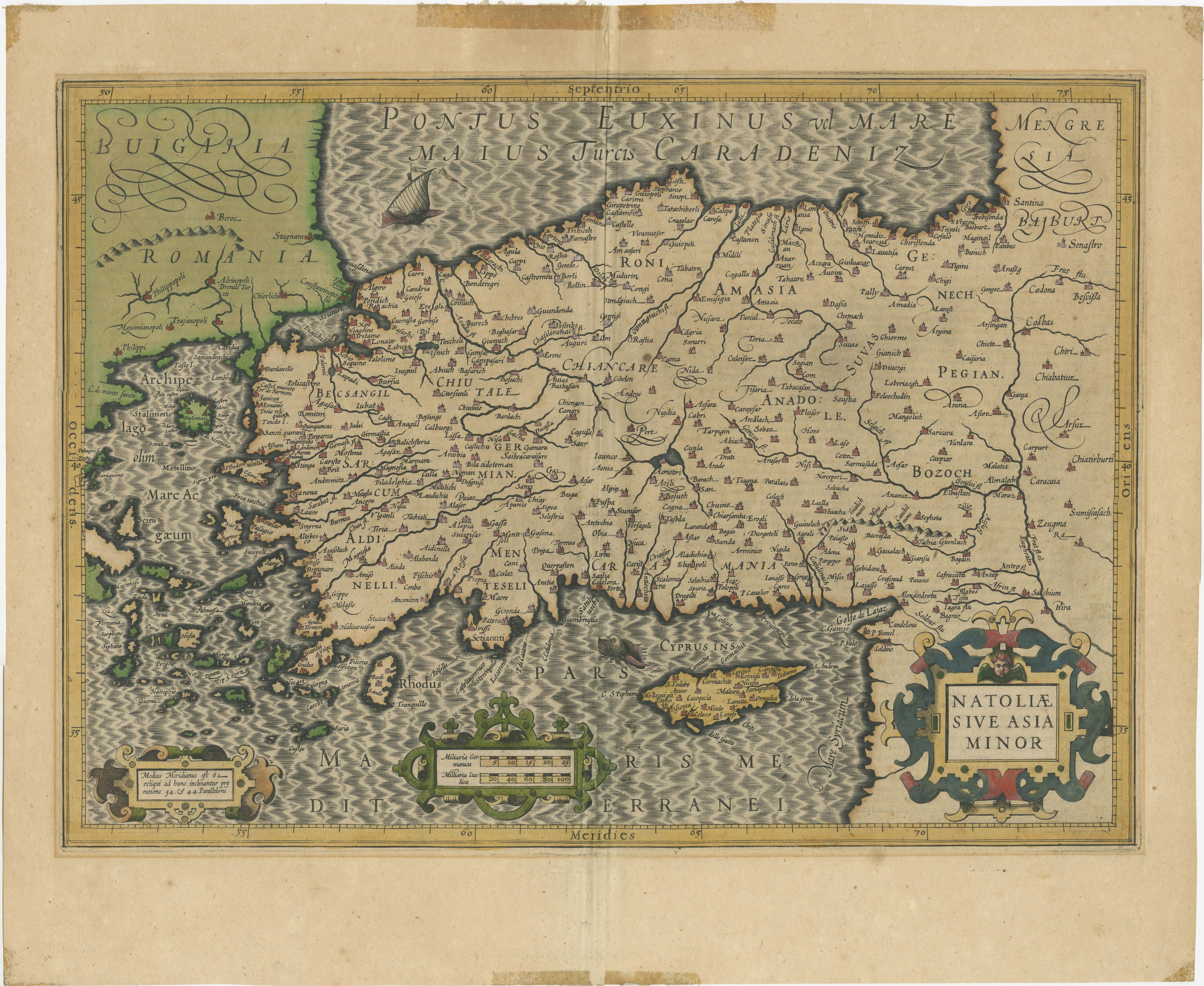 Antike Karte mit dem Titel 'Natoliae sive Asia Minor'. Originale alte Karte der Türkei, Kleinasiens und Zyperns. Enthält eine dekorative Kartusche, ein Segelschiff, ein Seeungeheuer und fein gepunktete Meere. Von G. Mercator. Veröffentlicht um 1620. 