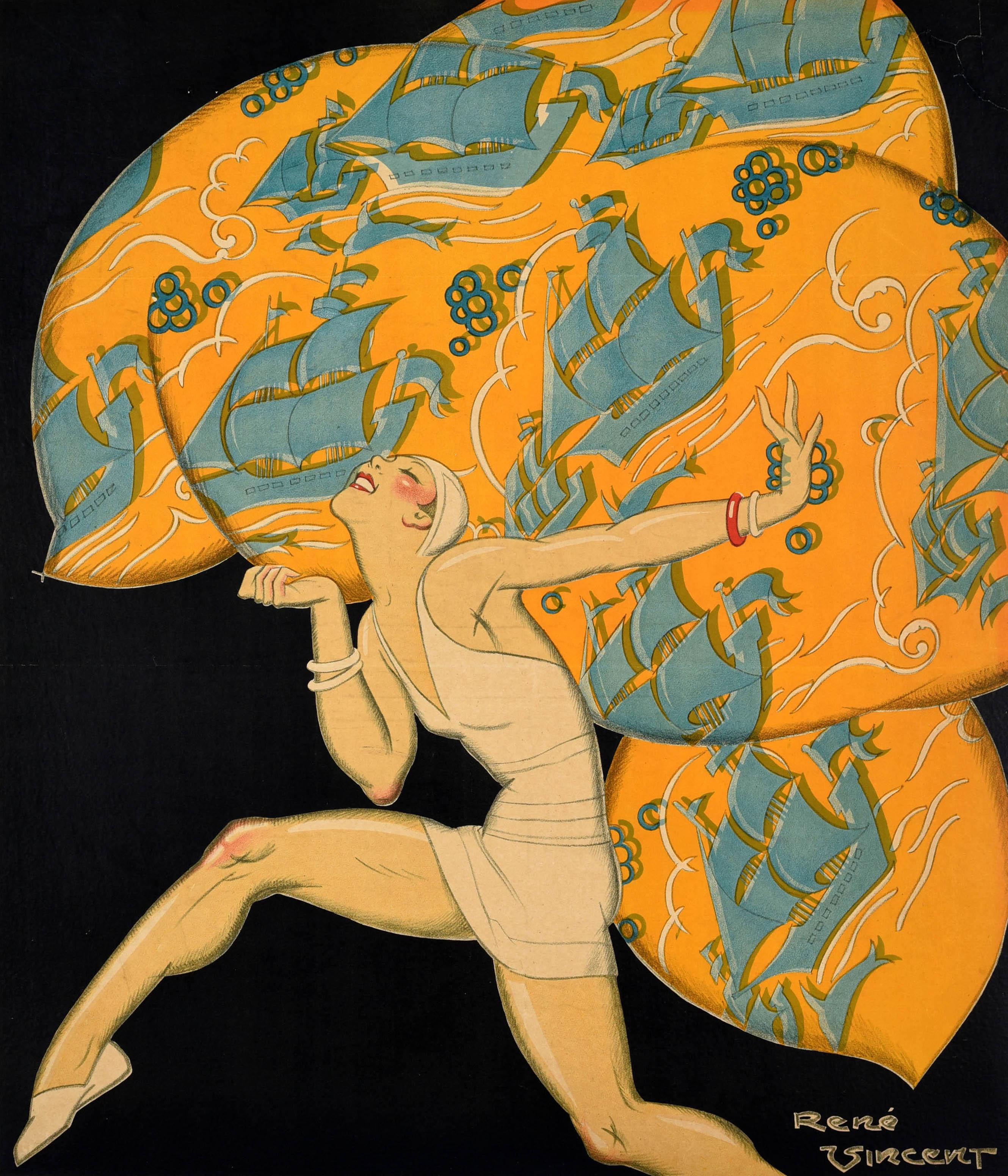 Affiche ancienne originale présentant un superbe dessin de l'influent illustrateur français de l'Art déco, René Vincent (1879-1936), représentant une femme souriante portant un maillot de bain à la mode et dansant devant un motif jaune orné de