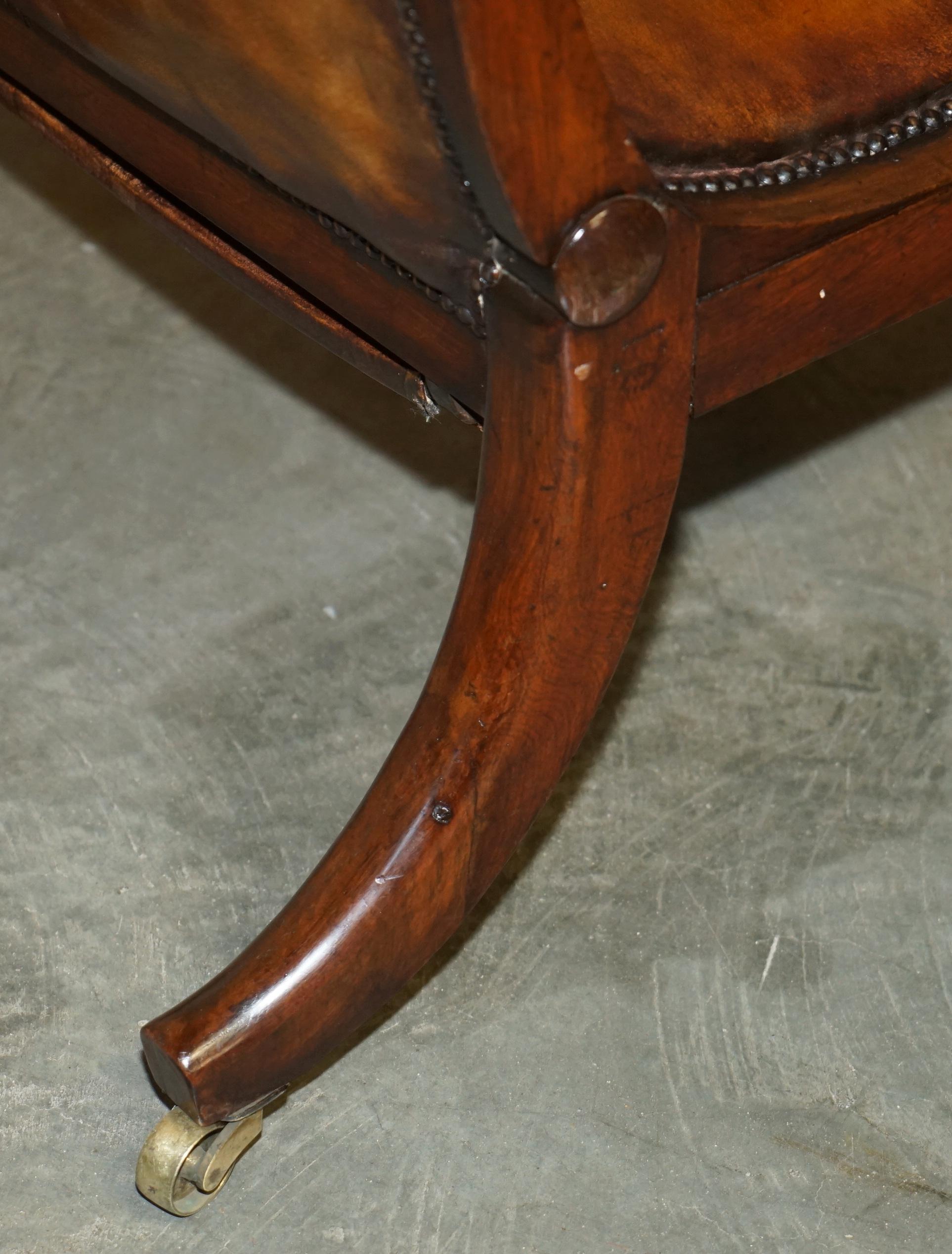 ORIGINAL ANTIQUE ROBERT DAWS HARDWOOD BROWN LEATHER RECLINiNG LIBRARY ARMCHAIR For Sale 4