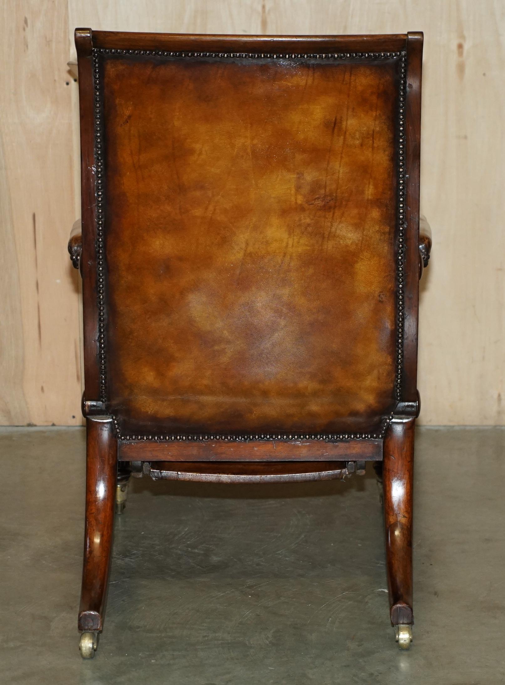 ORIGINAL ANTIQUE ROBERT DAWS HARDWOOD BROWN LEATHER RECLINiNG LIBRARY ARMCHAIR For Sale 5