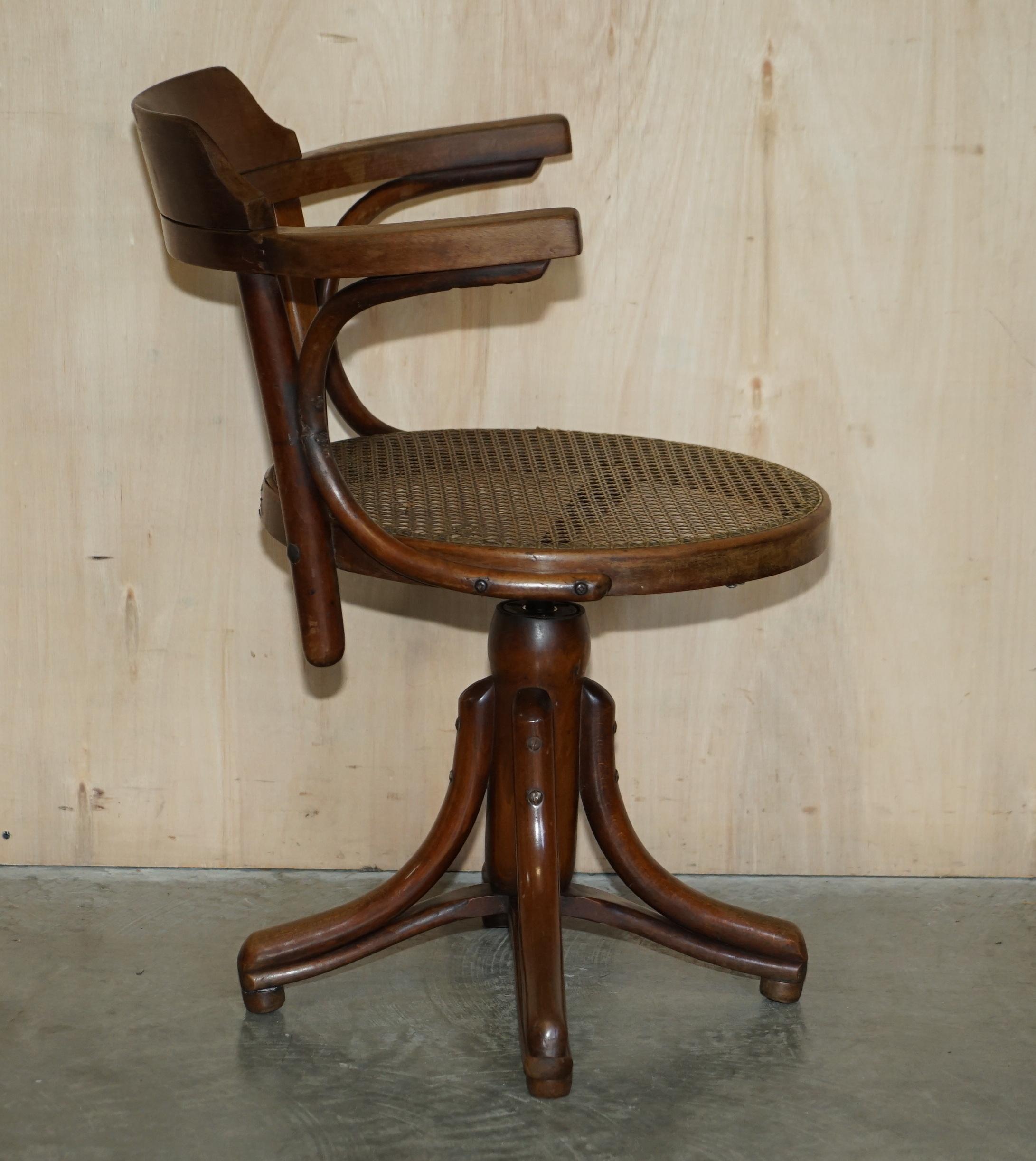 ORIGINAL ANTIQUE THONET SWiVEL BERGERE DESK CAPTAINS ARMCHAIR MODELLO NUMERO 3 in vendita 6