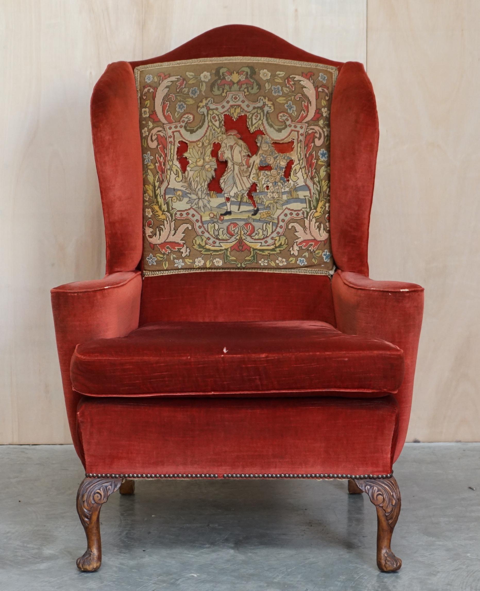We are delighted to offer for sale this lovely Victorian Walnut framed Velour wingback armchair with ornately carved legs and original embroidery with William Morris flat top arms.

A very nicely made and decorative wingback, it has lovely hand
