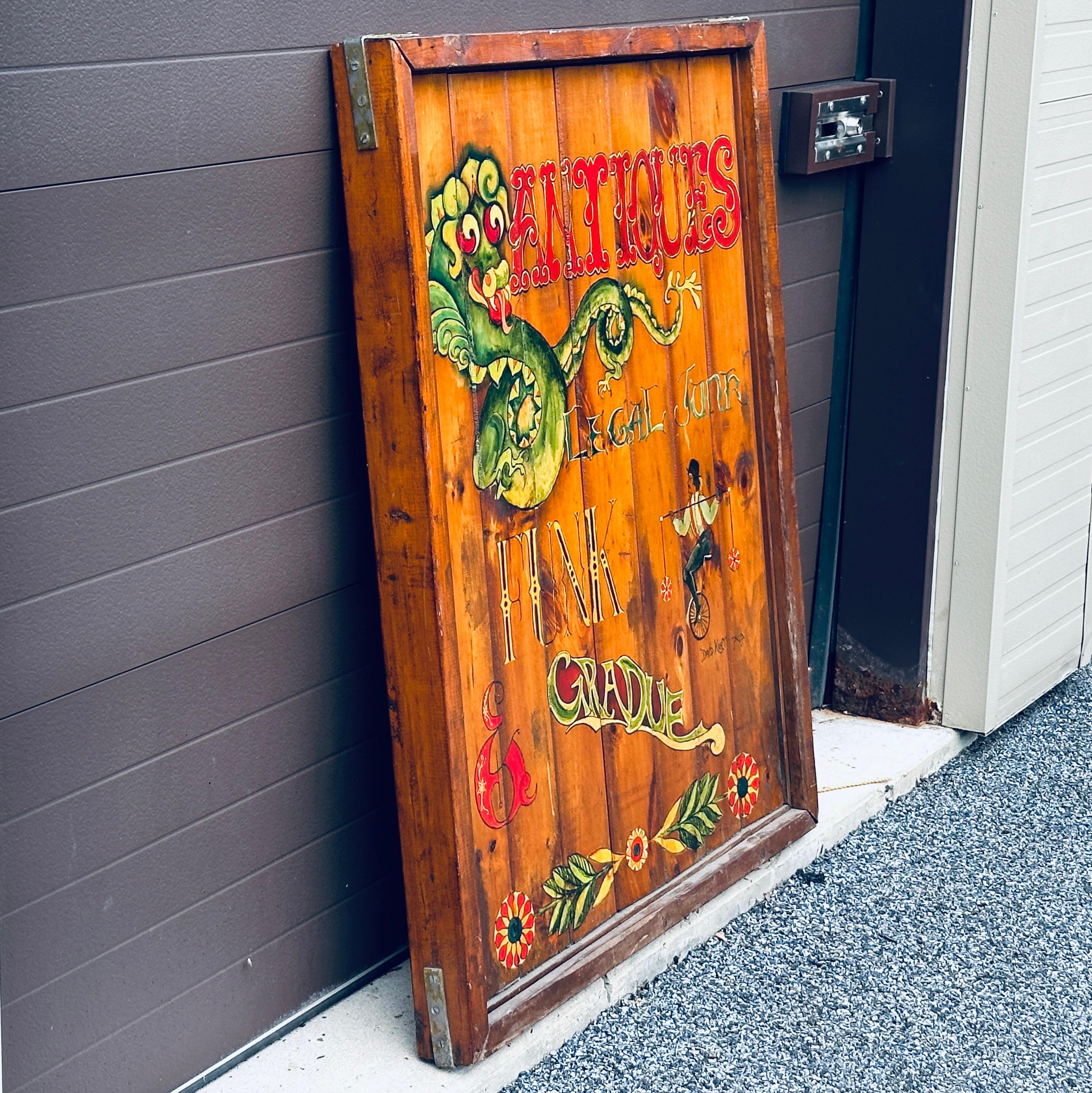 Tienda de antigüedades original Cartel de madera pintado a mano con dragón y monociclo en venta 1