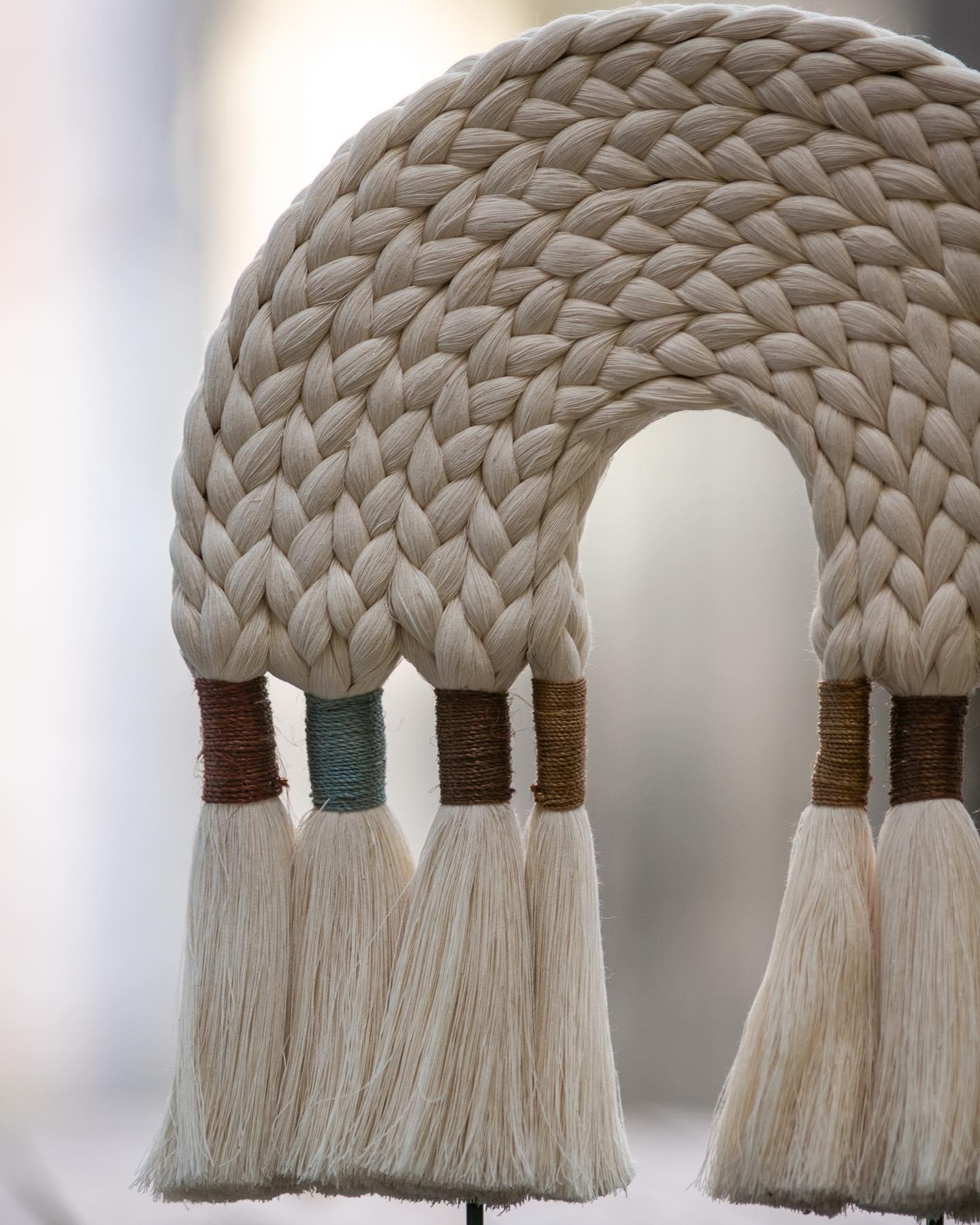 Arco scultura originale di Caralarga - Gioielli Raw Cotton A Space In condizioni Nuovo in vendita a West Hollywood, CA