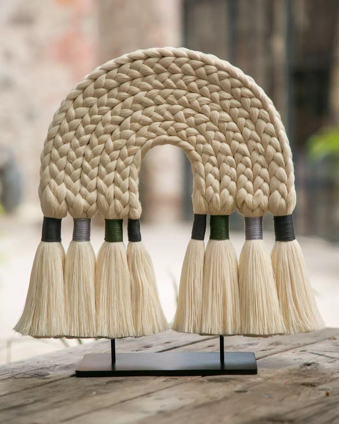 XXI secolo e contemporaneo Arco scultura originale di Caralarga - Gioielli Raw Cotton A Space in vendita