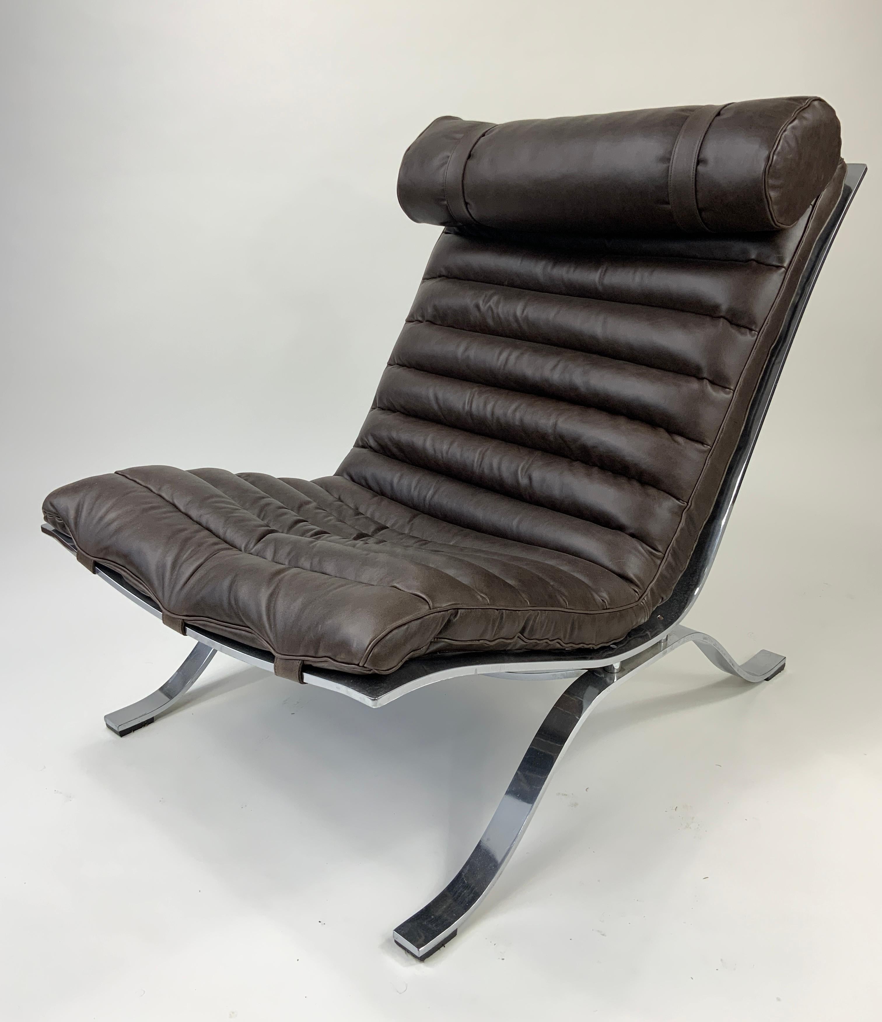 Original Arne Norell “ARI” lounge chair with matching ottoman, 1970’s. Designed in 1966, the Ari was awarded “Showpiece of the year in 1973 by the British Furniture Manufacturers in London. It is considered as Norell’s most beautiful and luxurious