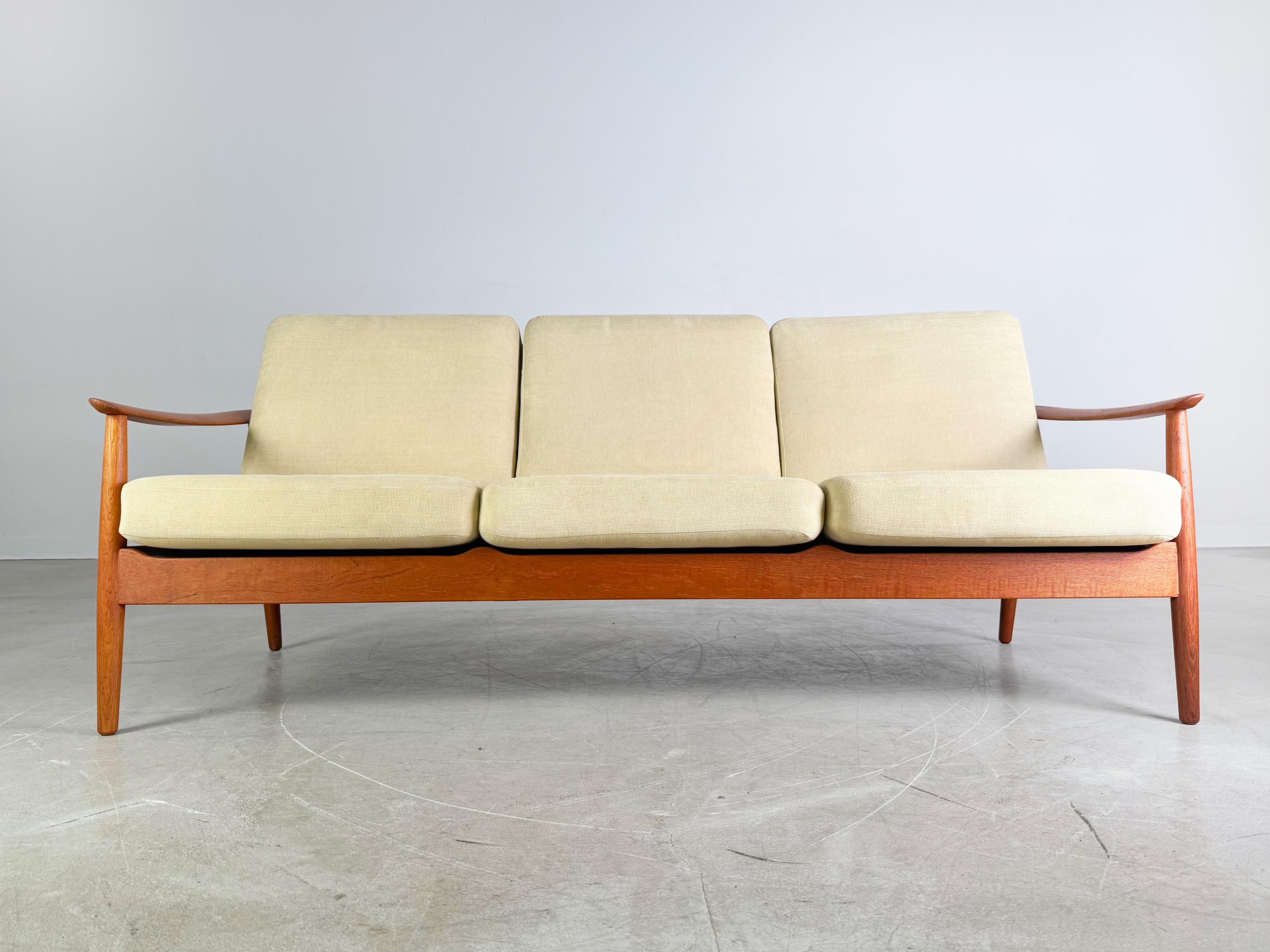 Danish Original Arne Vodder Sofa Midcentury France & Søn Daverkosen Couch For Sale