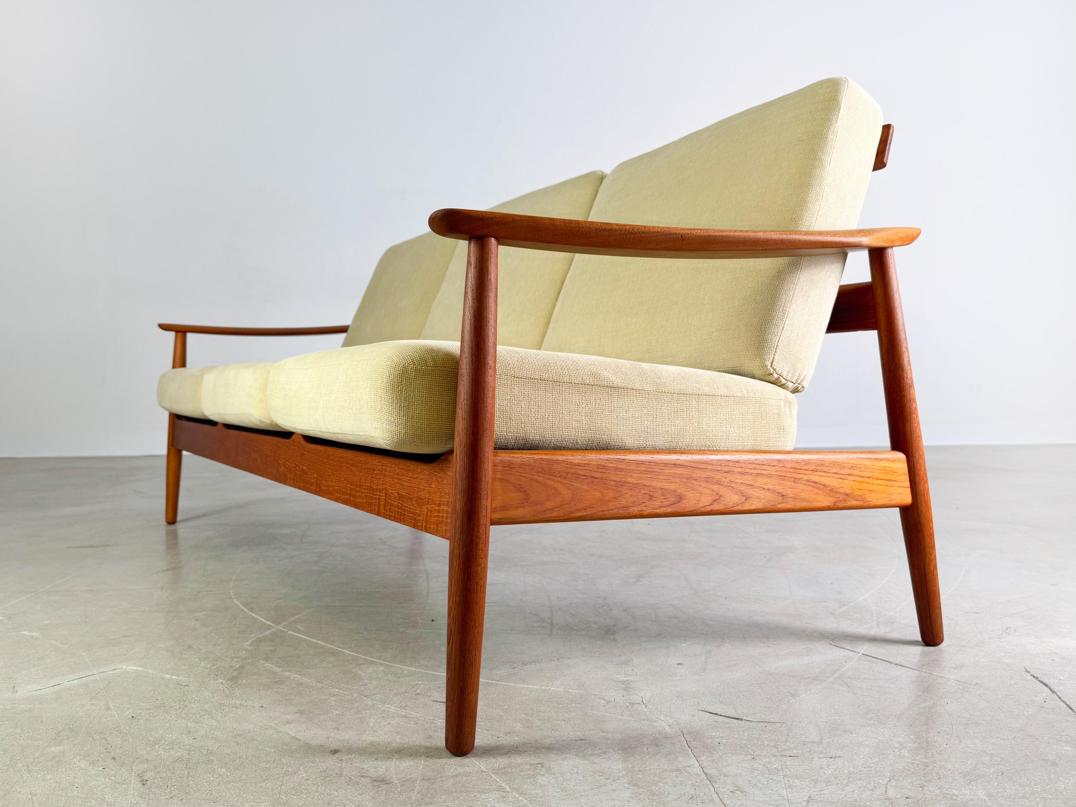 Mid-20th Century Original Arne Vodder Sofa Midcentury France & Søn Daverkosen Couch For Sale